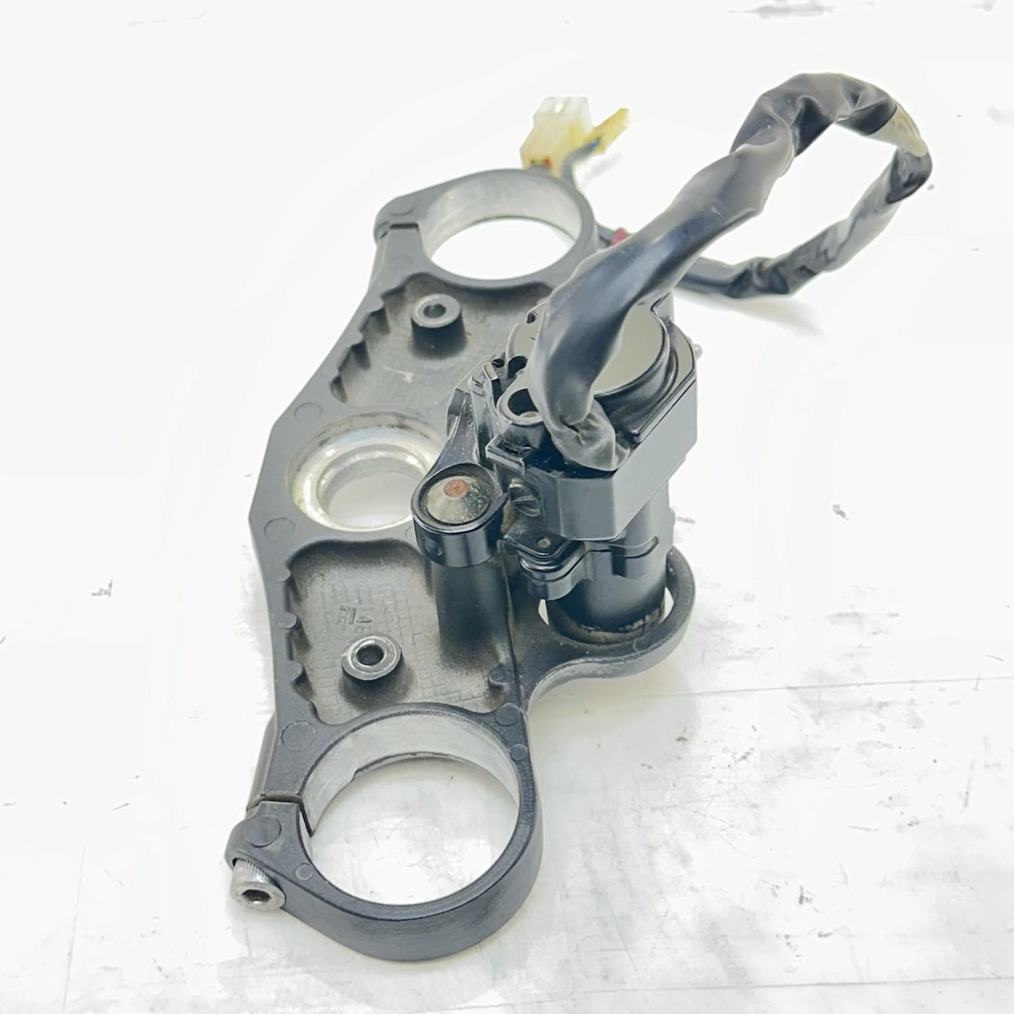 2009 - 2014 YAMAHA YZF R1 IGNITION LOCK SET KEY GAS CAP SEAT LATCH CLAMP BRACKET