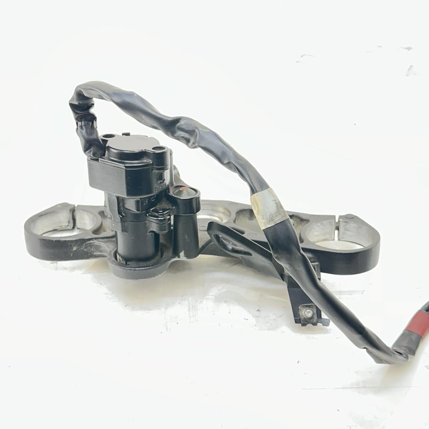 2009 - 2014 YAMAHA YZF R1 IGNITION LOCK SET KEY GAS CAP SEAT LATCH CLAMP BRACKET