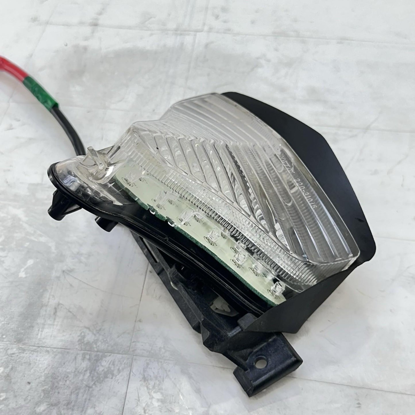 2009 - 2014 YAMAHA YZF R1 REAR TAILLIGHT BRAKE LIGHT BACK LAMP STOCK