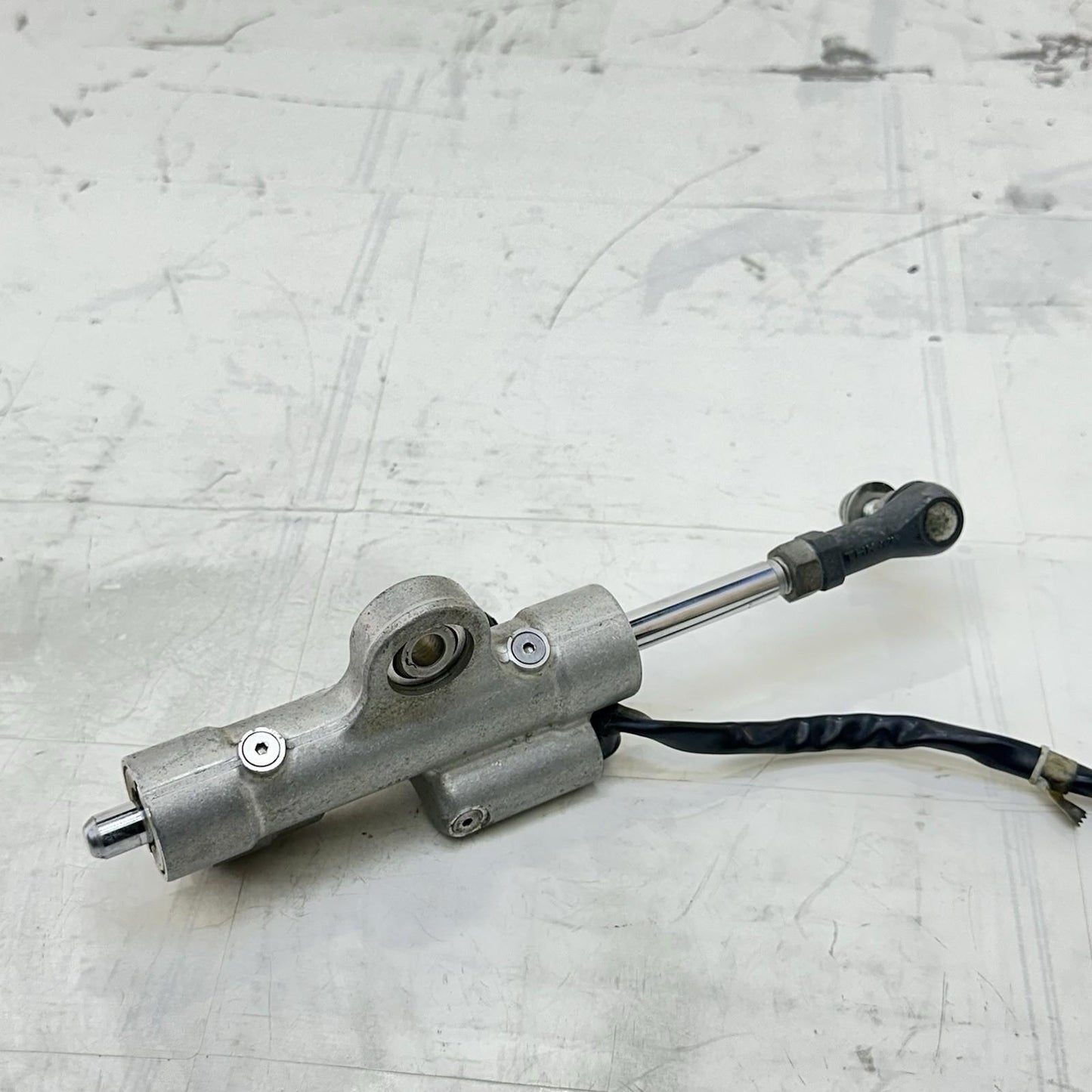 2009 - 2014 YAMAHA YZF R1 STEERING STABILIZER DAMPER STOCK