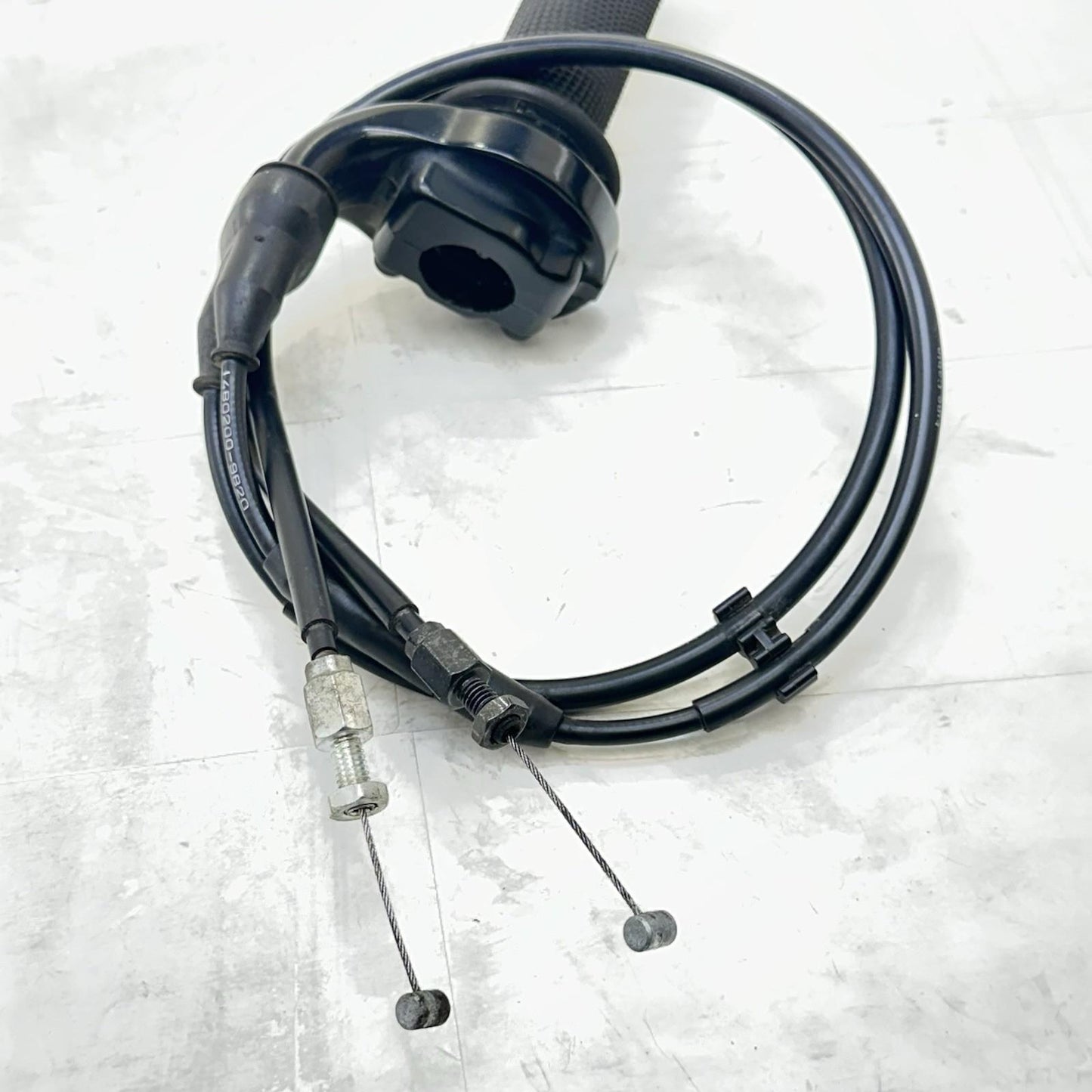 2009 - 2014 YAMAHA YZF R1 RIGHT THROTTLE CONTROL GRIP CABLES LINES SET STOCK