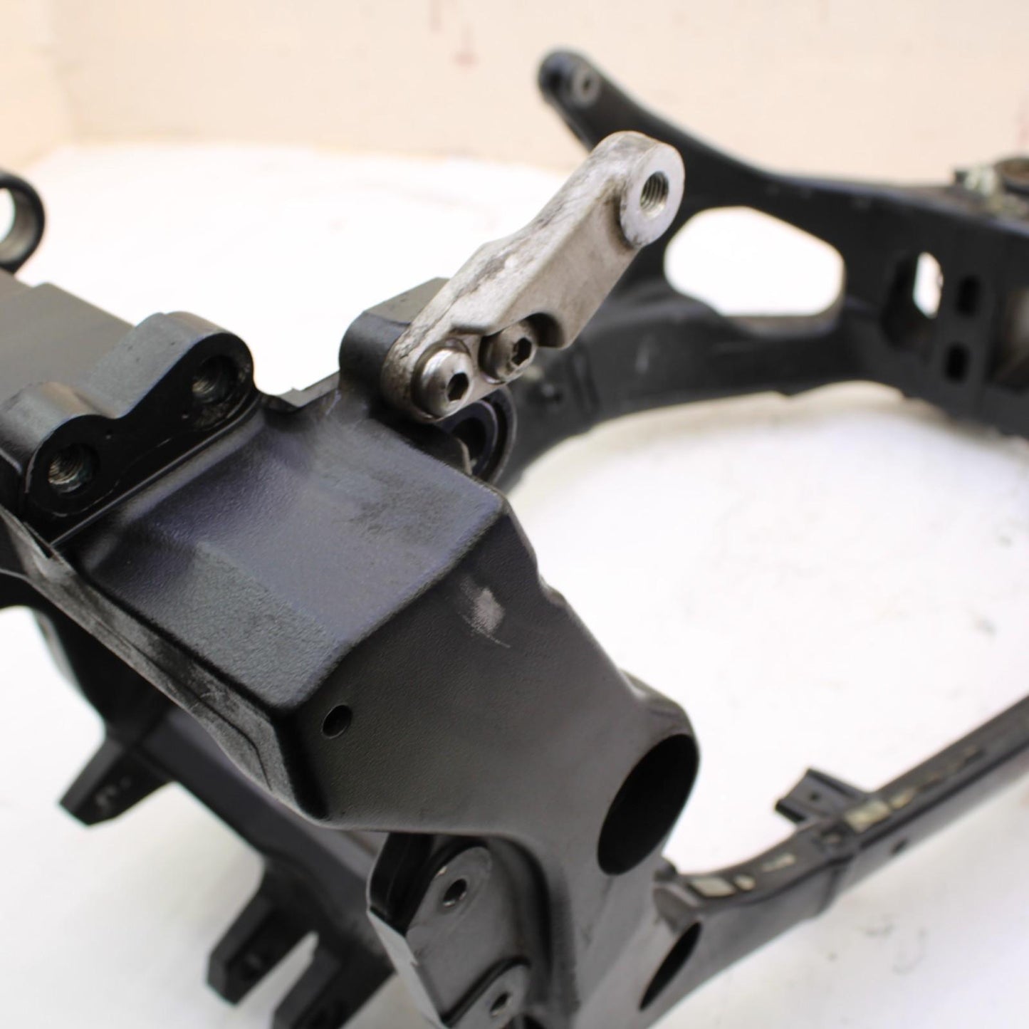 2017 - 2025 SUZUKI GSXR1000 FRAME CHASSIS BLACK STRAIGHT *GOOD TABS*