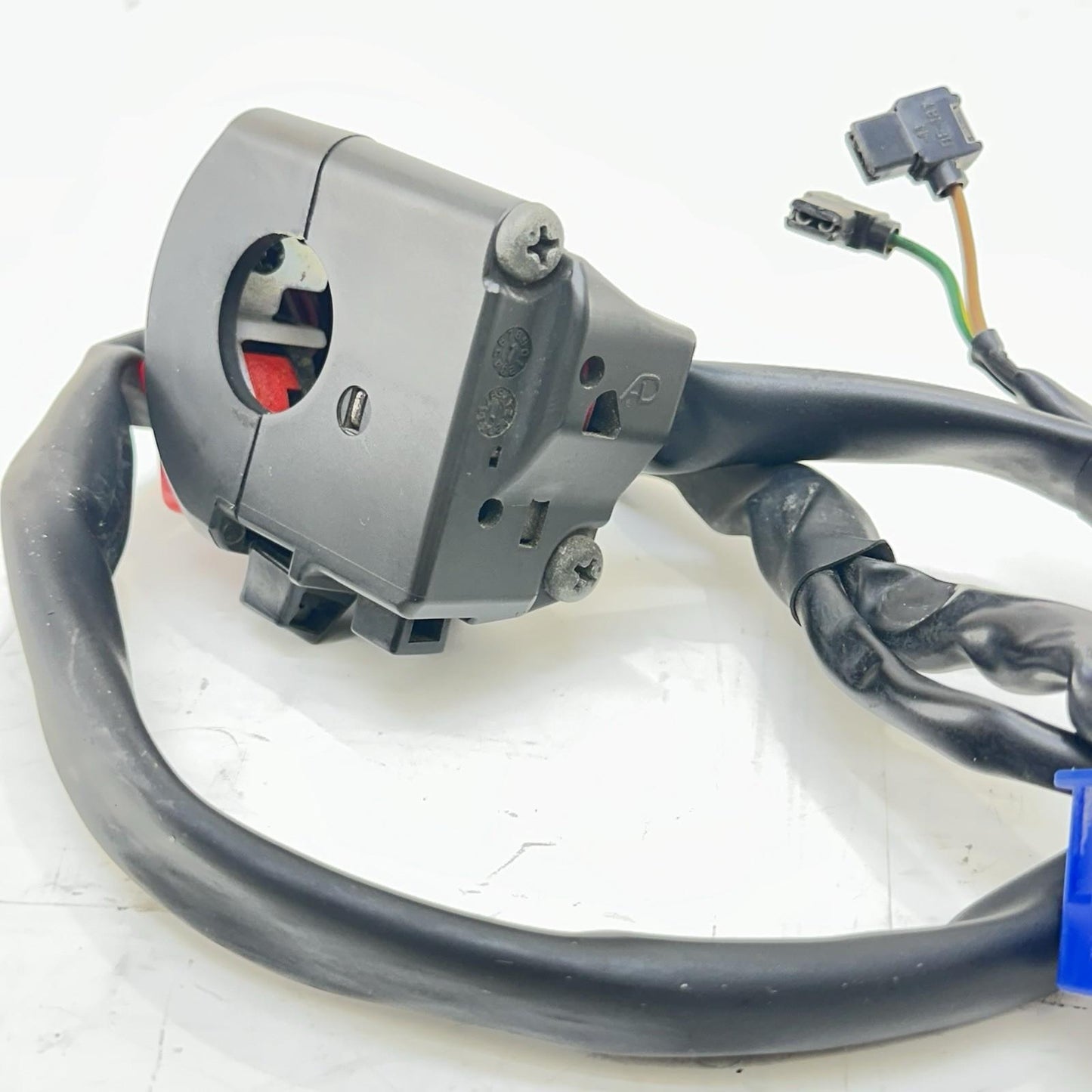 2009 - 2014 YAMAHA YZF R1 RIGHT SWITCH START STOP ON OFF KILL CONTROL STOCK