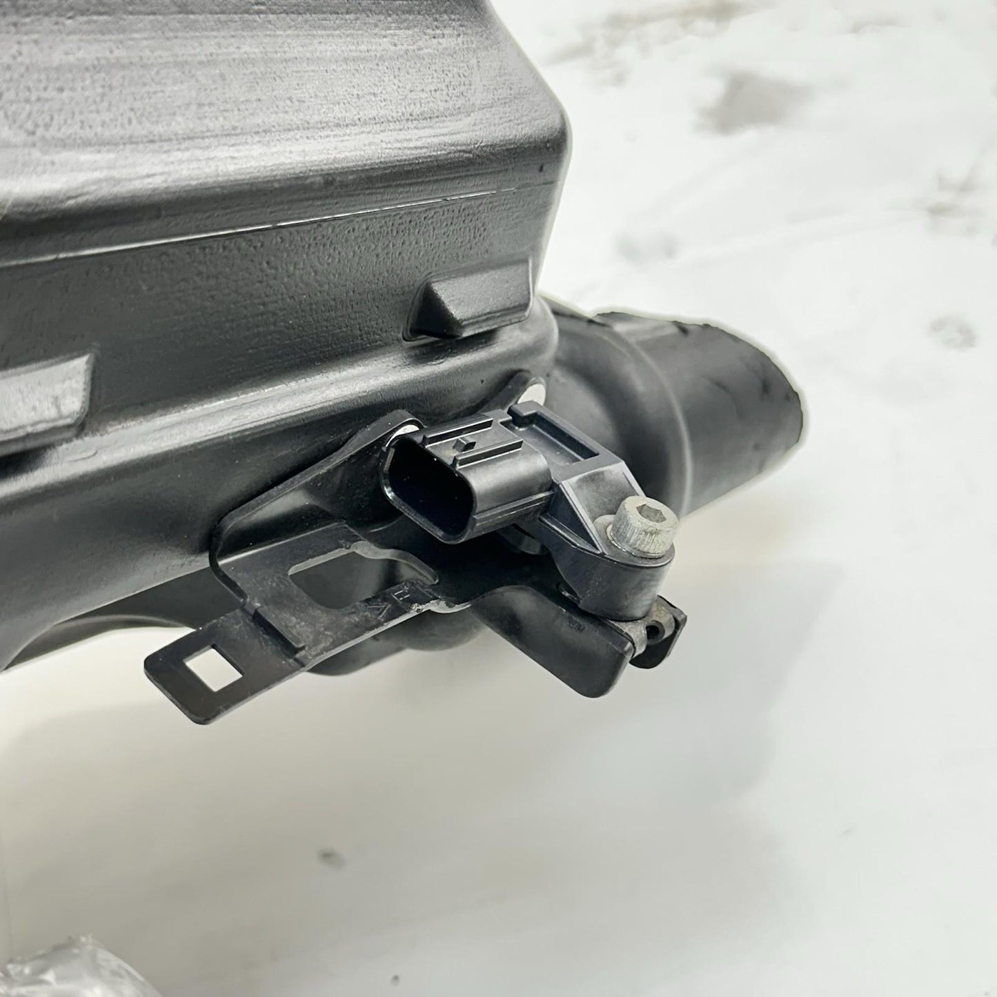 2009 - 2014 YAMAHA YZF R1 RAM INLET DUCT SIDE LEFT RIGHT AIR INTAKE SET STOCK