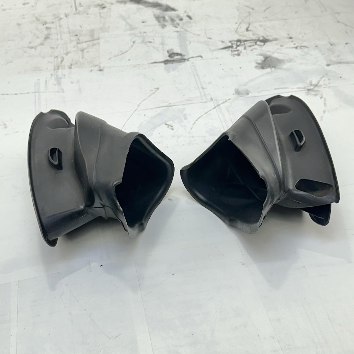 2009 - 2014 YAMAHA YZF R1 RAM INLET DUCT SIDE LEFT RIGHT AIR INTAKE SET STOCK