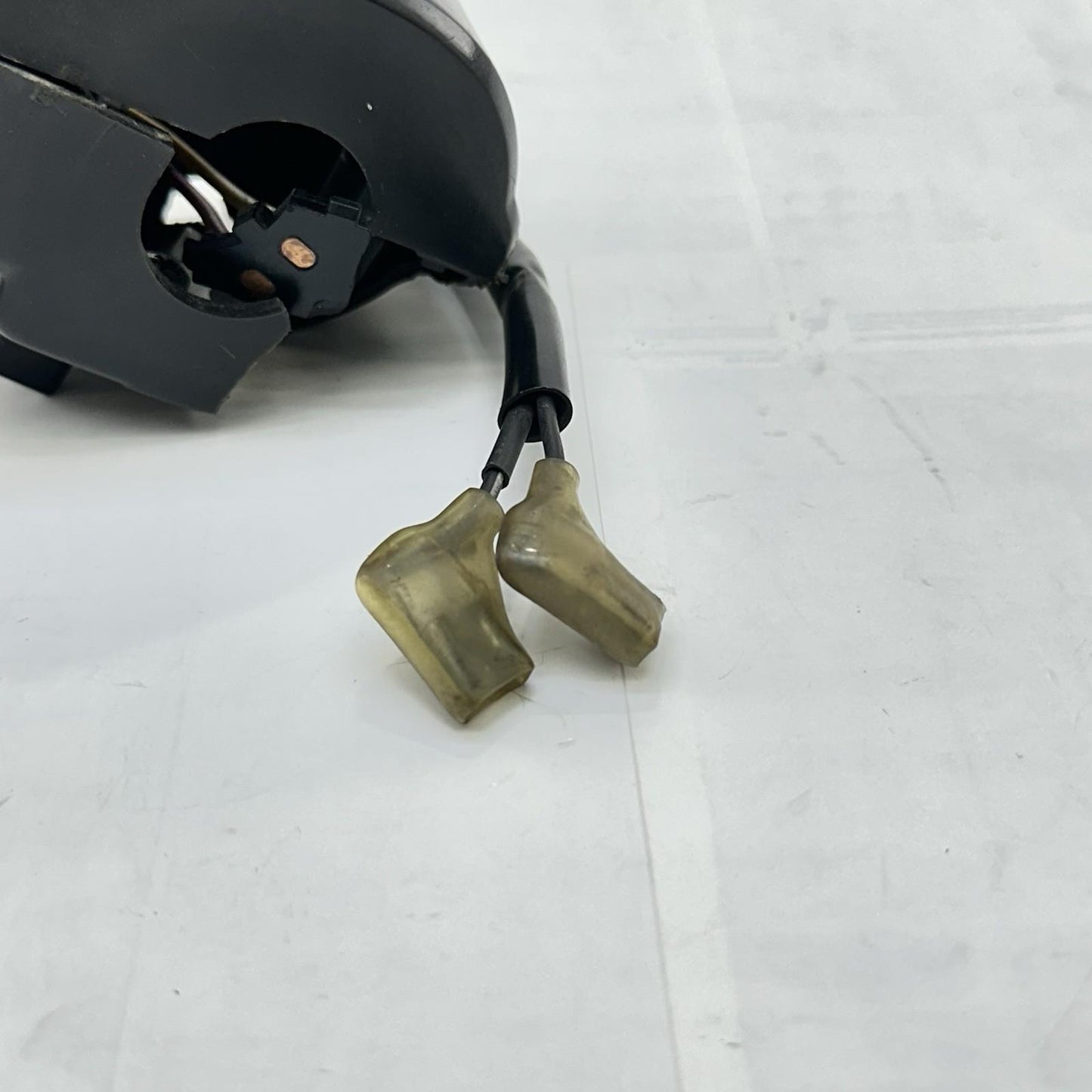 2009 - 2014 YAMAHA YZF R1 LEFT SWITCH LIGHTS HORN TURN SIGNAL CONTROL *CRACKED*