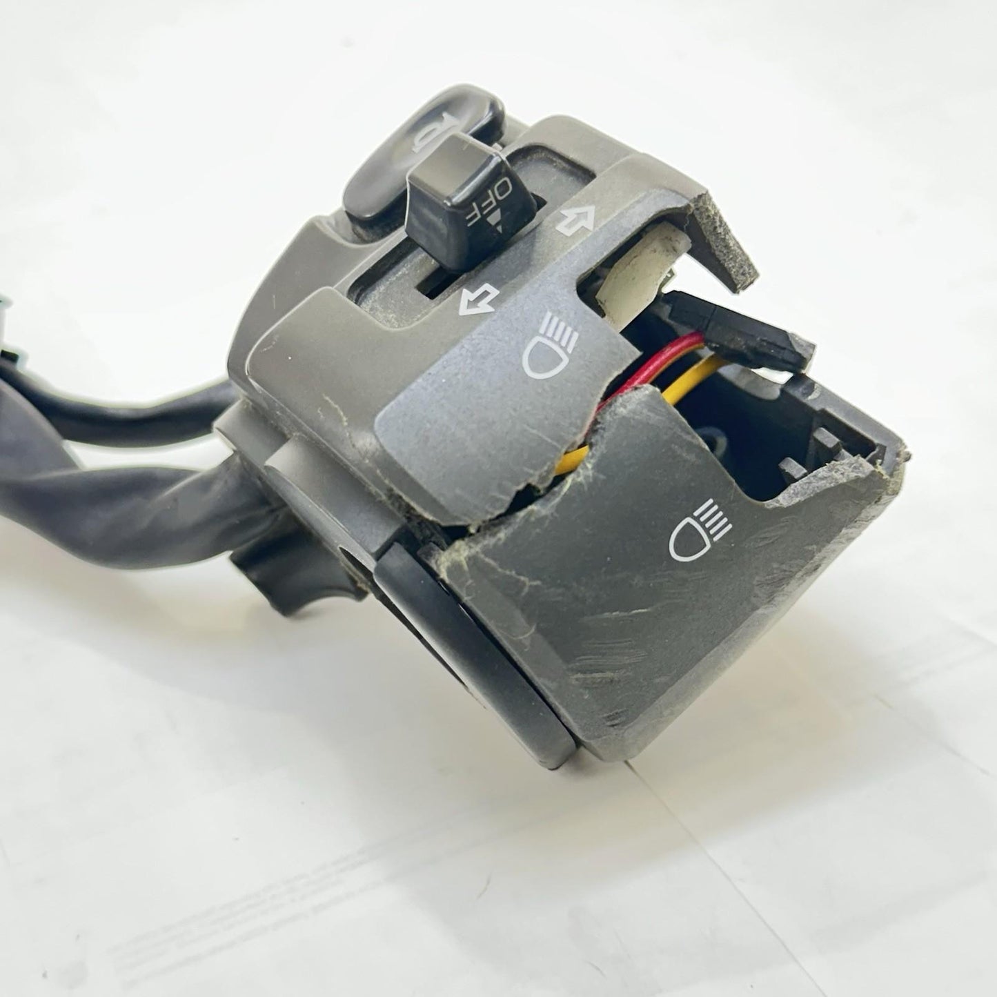 2009 - 2014 YAMAHA YZF R1 LEFT SWITCH LIGHTS HORN TURN SIGNAL CONTROL *CRACKED*