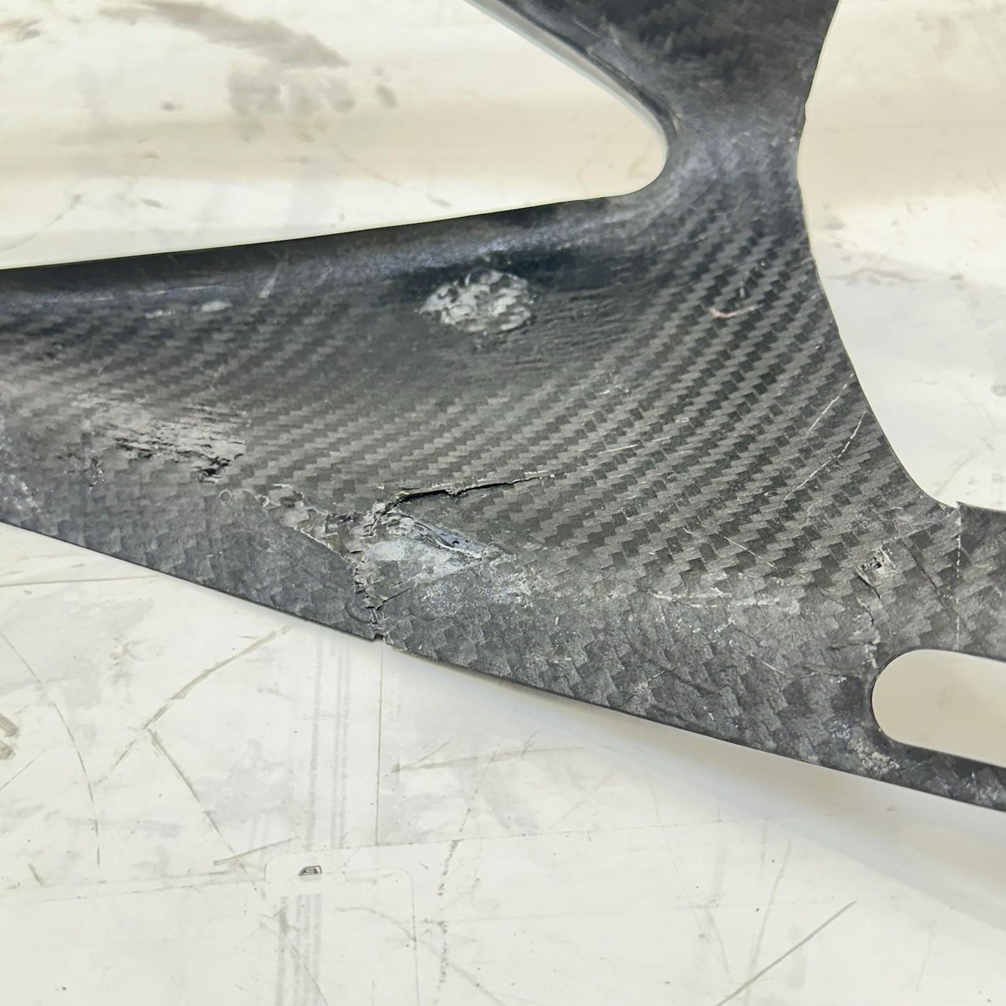 2009 - 2014 YAMAHA YZF R1 FRONT NOSE COWL FAIRING BLACK CARBON FIBER *CRACKED*