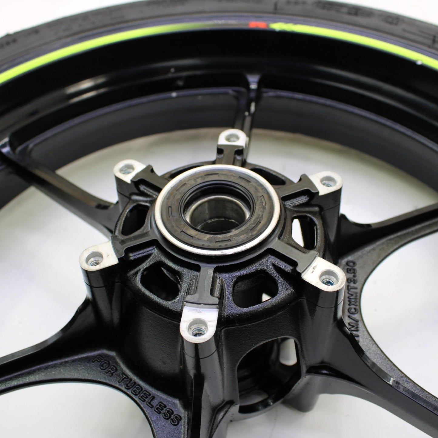 2017 - 2025 SUZUKI GSXR 1000 FRONT WHEEL RIM TIRE RUBBER BLACK STOCK STRAIGHT