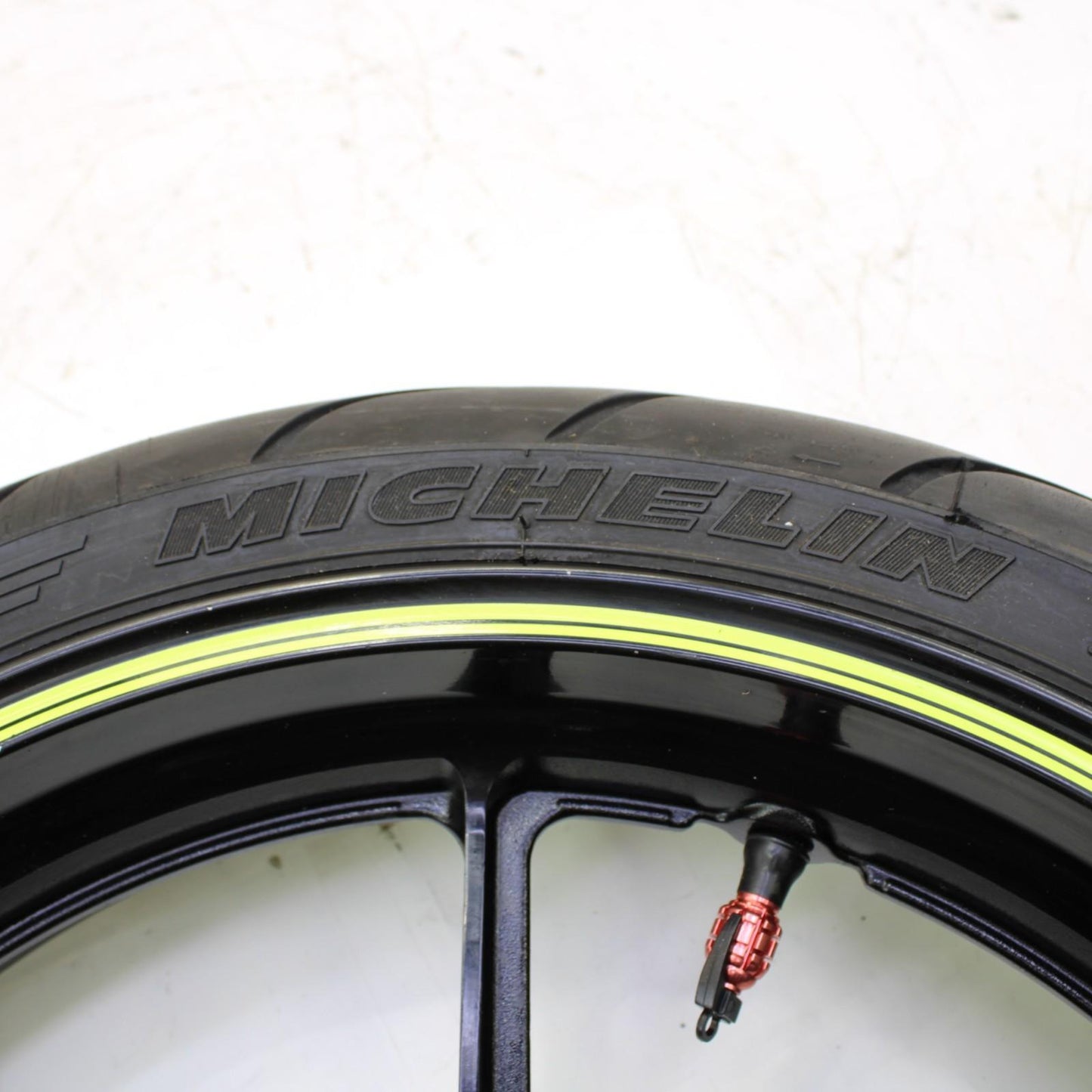2017 - 2025 SUZUKI GSXR 1000 FRONT WHEEL RIM TIRE RUBBER BLACK STOCK STRAIGHT