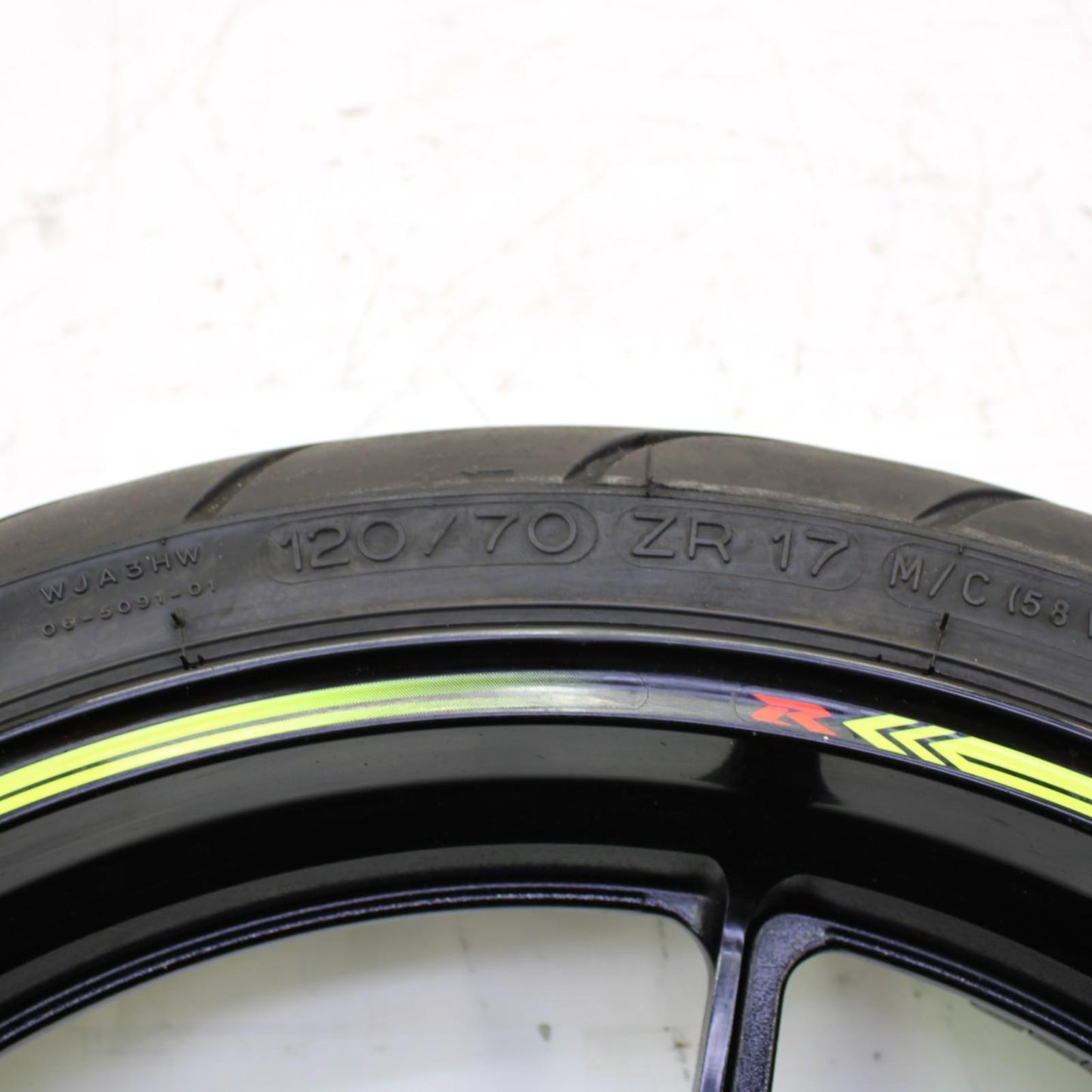 2017 - 2025 SUZUKI GSXR 1000 FRONT WHEEL RIM TIRE RUBBER BLACK STOCK STRAIGHT