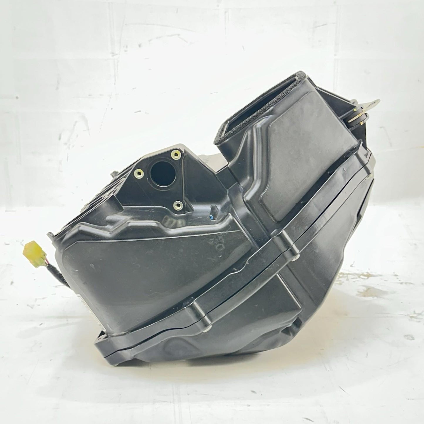 2009 - 2014 YAMAHA YZF R1 AIRBOX INTAKE AIR CLEANER FILTER HOUSING BOX STOCK