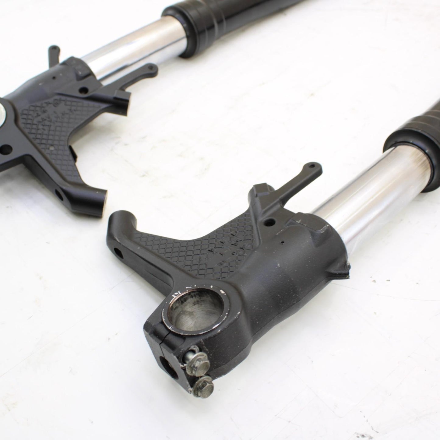 2017 - 2025 SUZUKI GSXR1000 FORKS FRONT SUSPENSION ABSORBER TUBES LEGS *BENT*