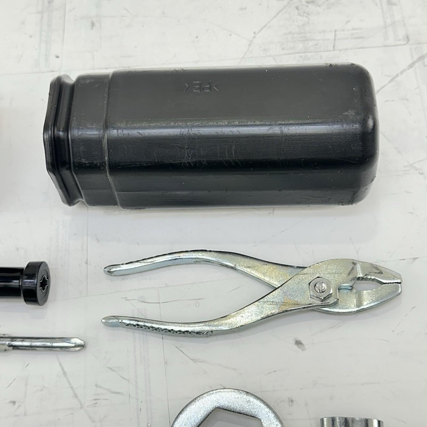 2009 - 2014 YAMAHA YZF R1 TOOL KIT WRENCHES KEYS SCREW DRIVER GRIPS BOX SET