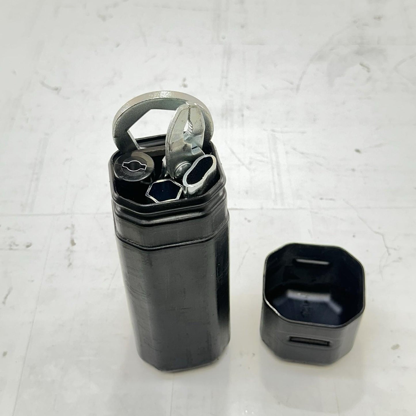 2009 - 2014 YAMAHA YZF R1 TOOL KIT WRENCHES KEYS SCREW DRIVER GRIPS BOX SET