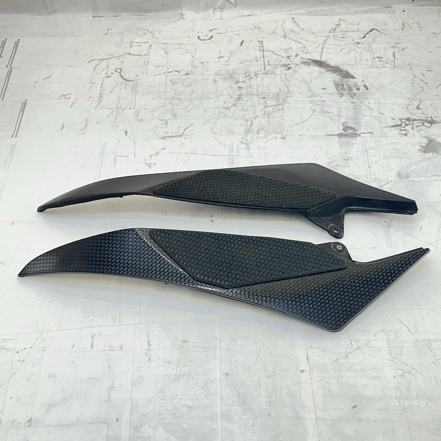 2009 - 2014 YAMAHA YZF R1 SIDE TANK FAIRINGS LEFT RIGHT COWLS SET BLACK STOCK