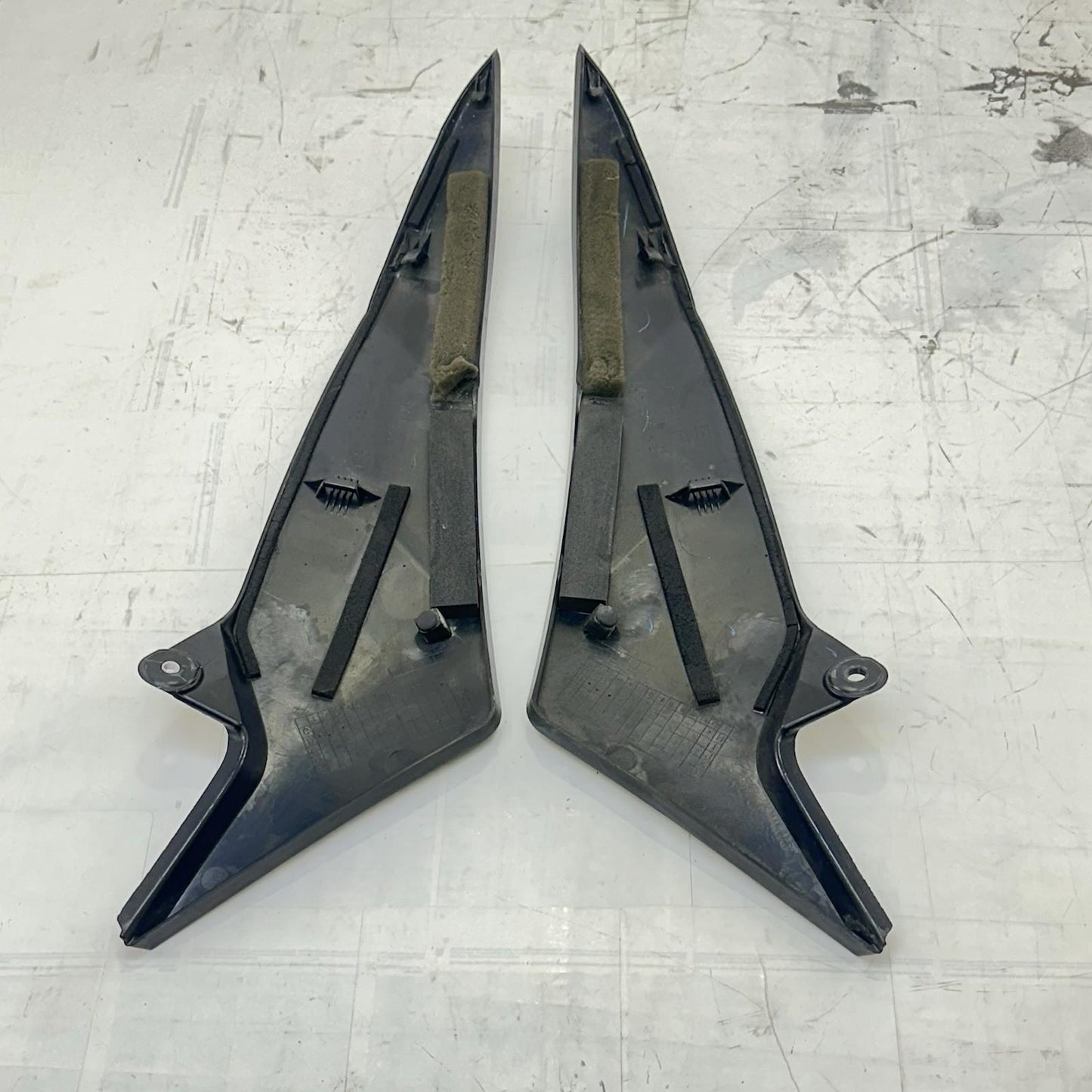 2009 - 2014 YAMAHA YZF R1 SIDE TANK FAIRINGS LEFT RIGHT COWLS SET BLACK STOCK