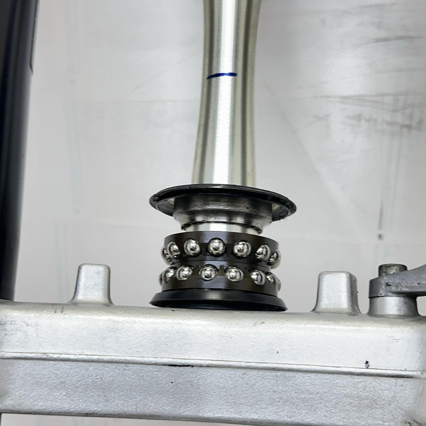 2009 - 2014 YAMAHA YZF R1 FRONT FORKS TRIPLE TREE STEERING STEM SUSPENSION TUBES