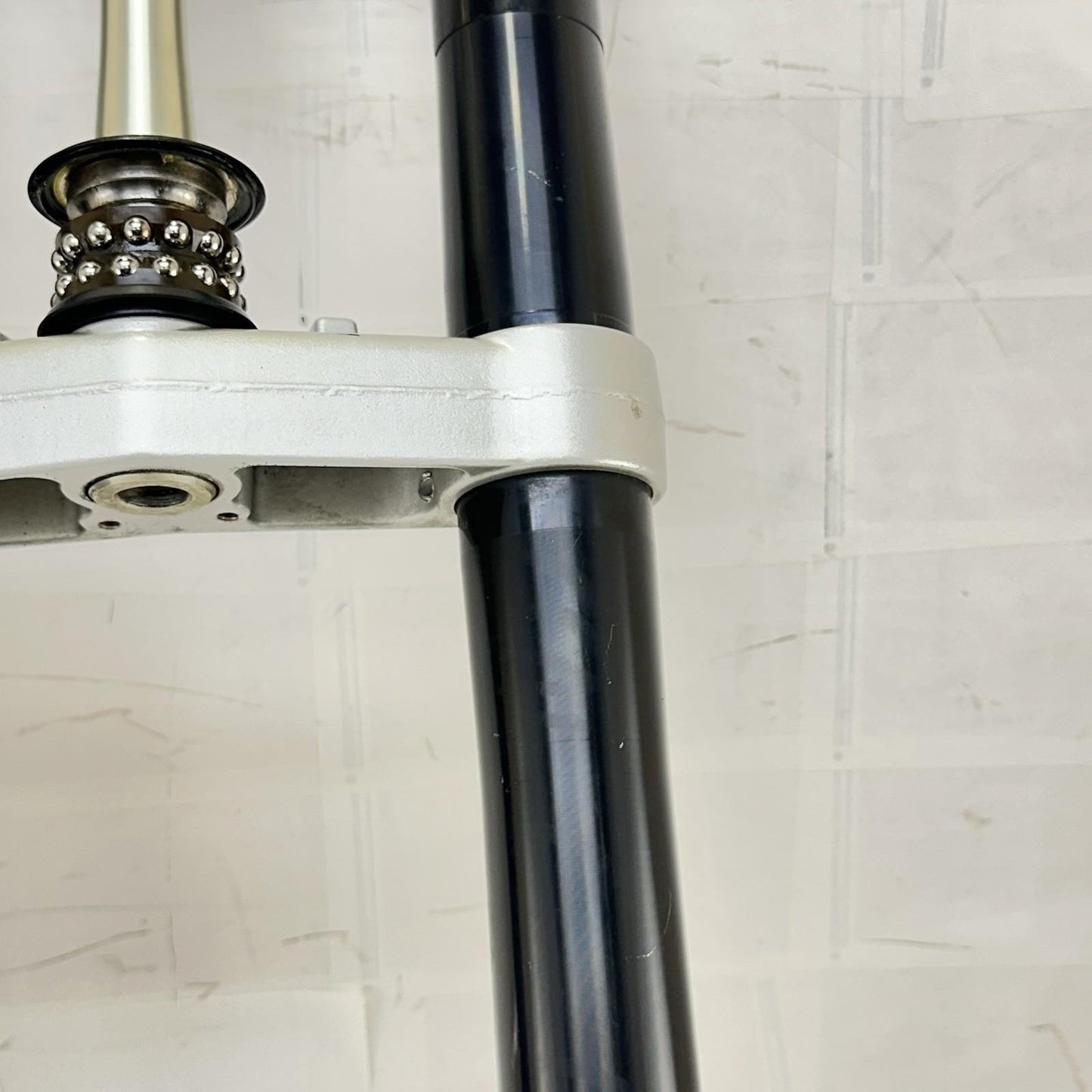 2009 - 2014 YAMAHA YZF R1 FRONT FORKS TRIPLE TREE STEERING STEM SUSPENSION TUBES