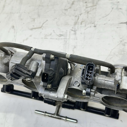 2009 - 2014 YAMAHA YZF R1 THROTTLE BODY MAIN FUEL INJECTION RAILING STOCK