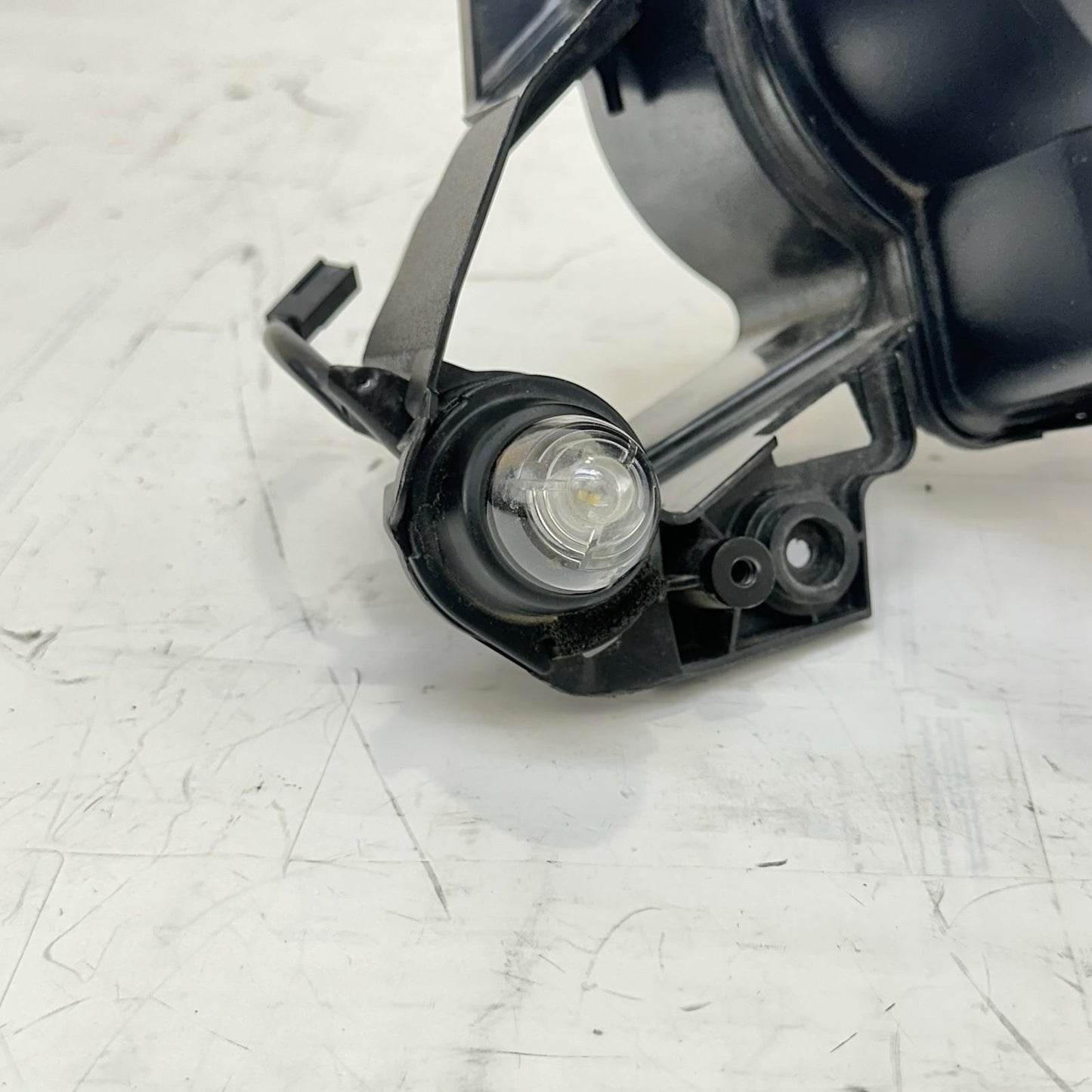 2009 - 2014 YAMAHA YZF R1 HEADLIGHT FRONT HEAD LAMP LIGHT *SLIGHT DAMAGE*