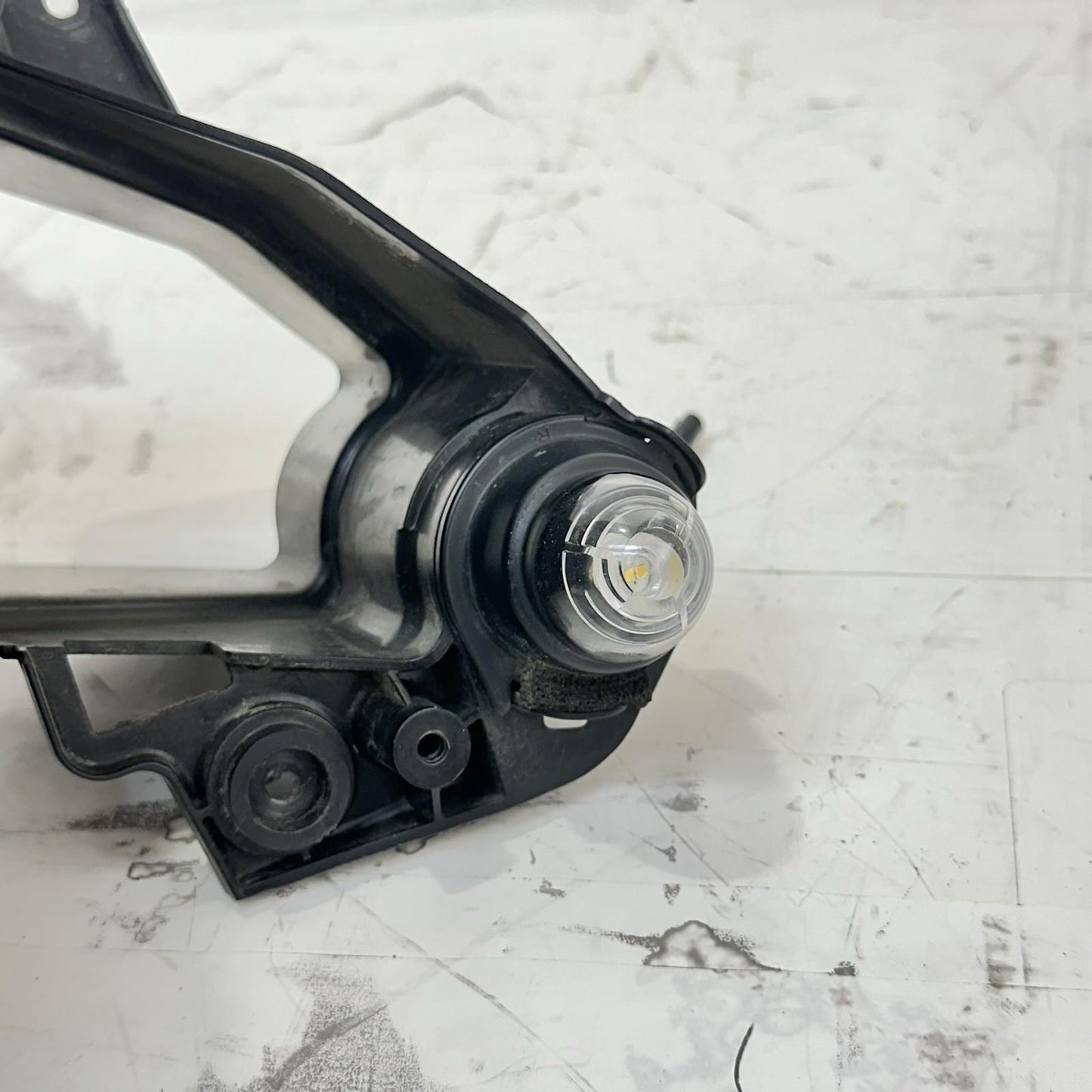 2009 - 2014 YAMAHA YZF R1 HEADLIGHT FRONT HEAD LAMP LIGHT *SLIGHT DAMAGE*