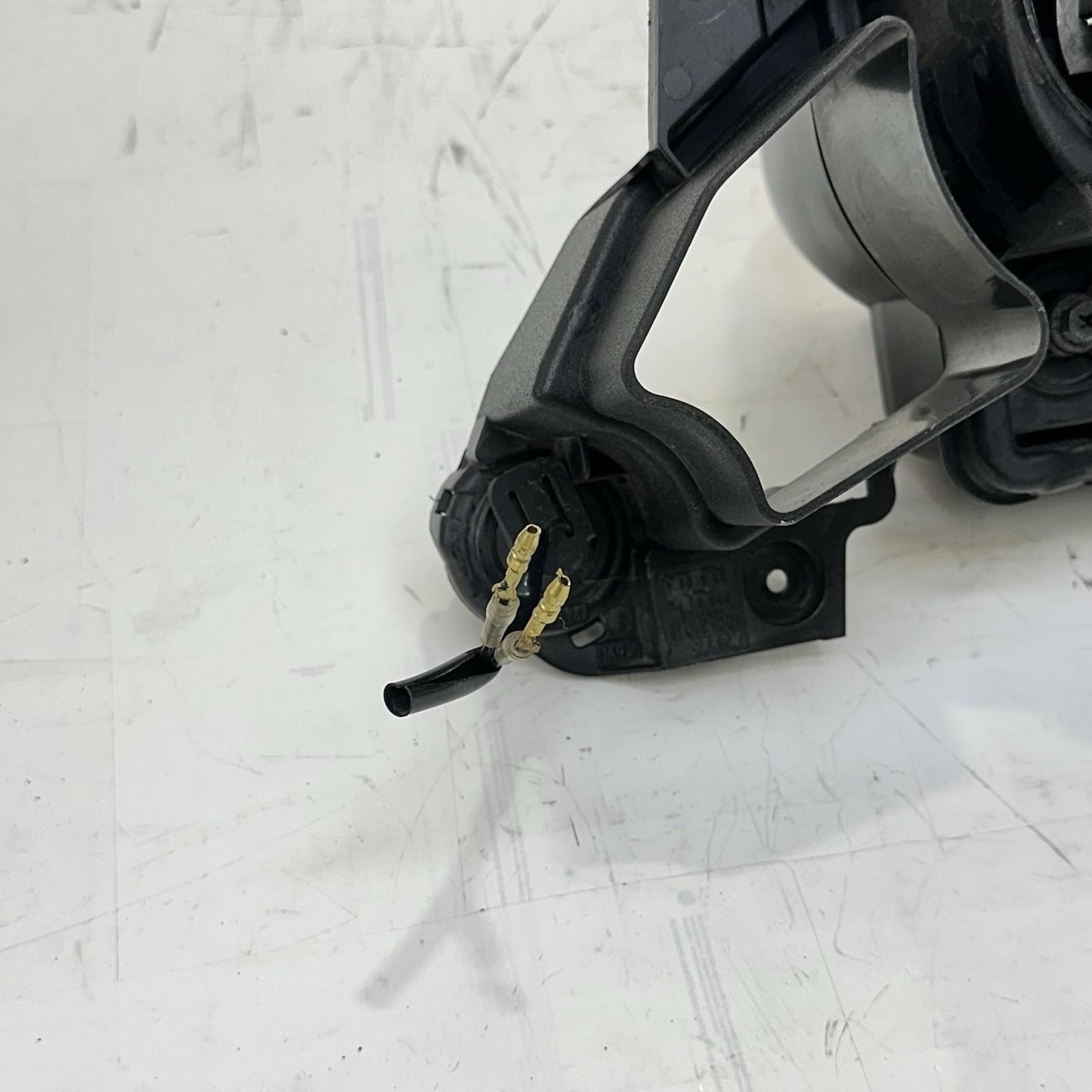 2009 - 2014 YAMAHA YZF R1 HEADLIGHT FRONT HEAD LAMP LIGHT *SLIGHT DAMAGE*