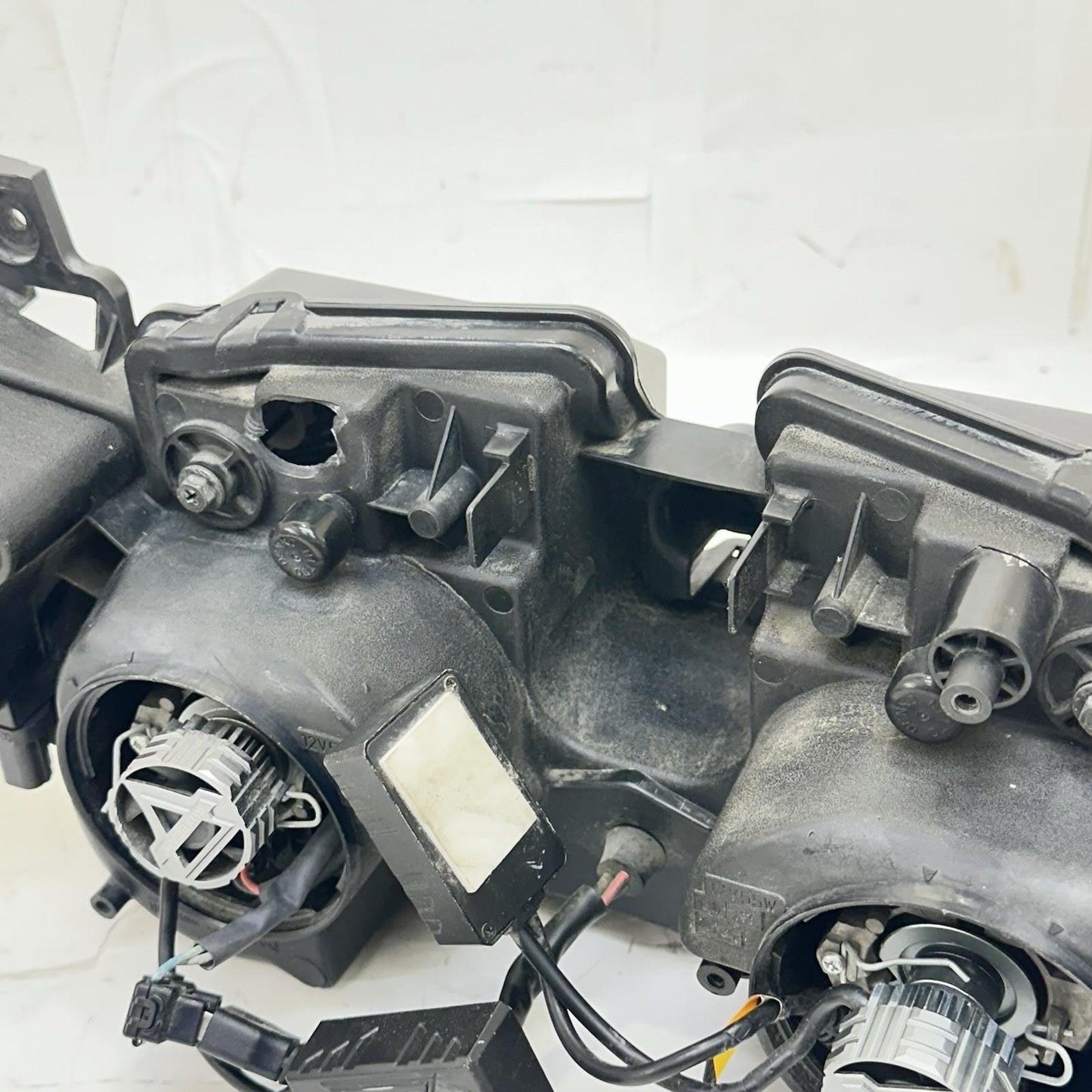 2009 - 2014 YAMAHA YZF R1 HEADLIGHT FRONT HEAD LAMP LIGHT *SLIGHT DAMAGE*