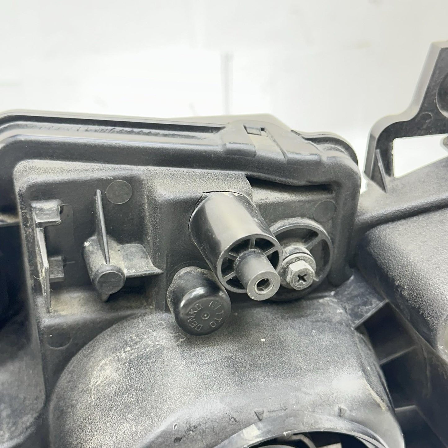 2009 - 2014 YAMAHA YZF R1 HEADLIGHT FRONT HEAD LAMP LIGHT *SLIGHT DAMAGE*