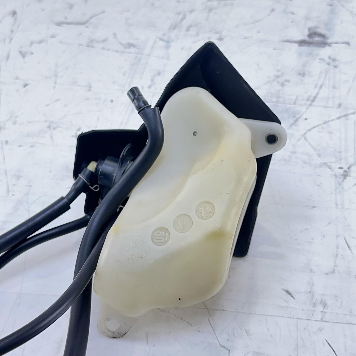 2009 - 2014 YAMAHA YZF R1 RADIATOR COOLANT TANK BOTTLE OVERFLOW RESERVOIR LINES