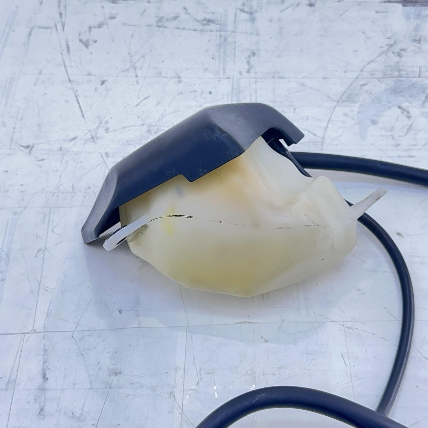 2009 - 2014 YAMAHA YZF R1 RADIATOR COOLANT TANK BOTTLE OVERFLOW RESERVOIR LINES