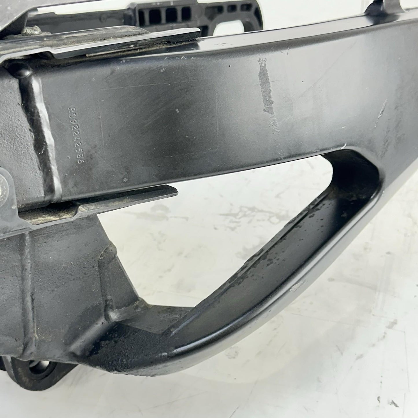 2009 - 2014 YAMAHA YZF R1 SWINGARM REAR SHOCK BACK WHEEL FRAME MOUNT FENDER