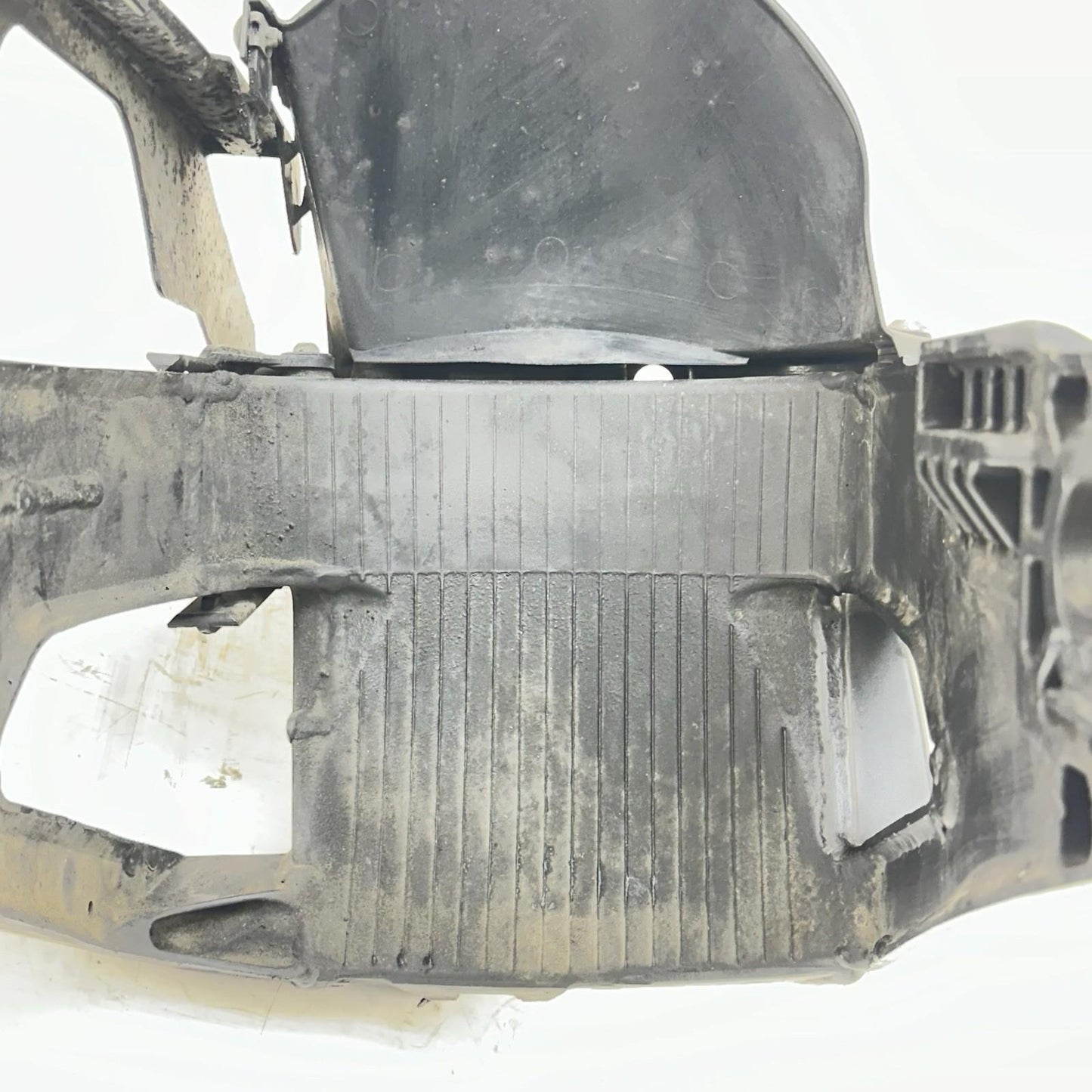 2009 - 2014 YAMAHA YZF R1 SWINGARM REAR SHOCK BACK WHEEL FRAME MOUNT FENDER