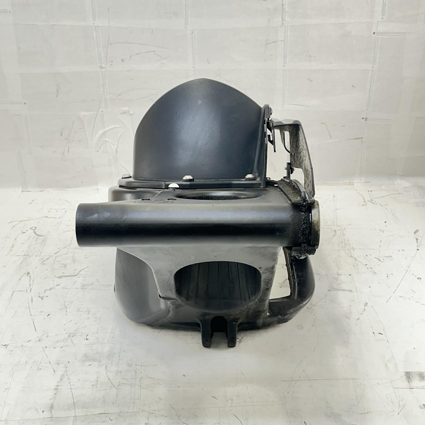 2009 - 2014 YAMAHA YZF R1 SWINGARM REAR SHOCK BACK WHEEL FRAME MOUNT FENDER