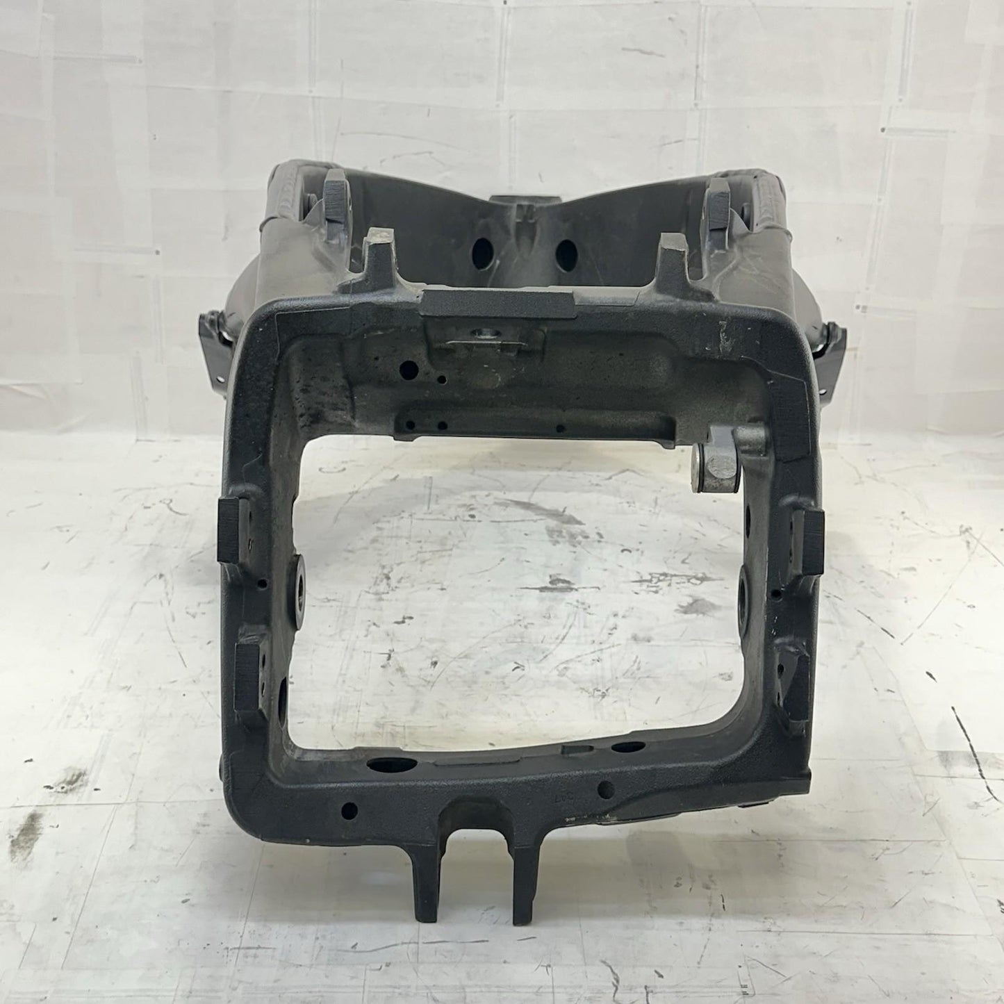 2009 - 2014 YAMAHA YZF R1 MAIN FRAME BODY CHASSIS BLACK