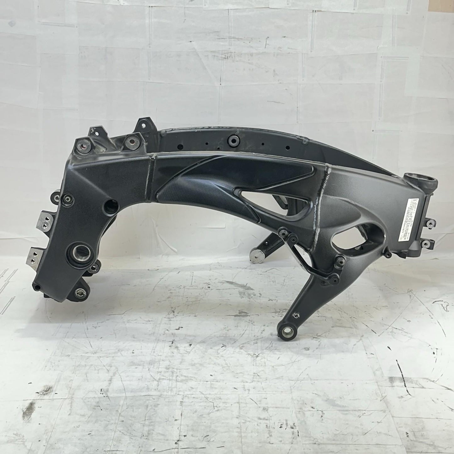 2009 - 2014 YAMAHA YZF R1 MAIN FRAME BODY CHASSIS BLACK