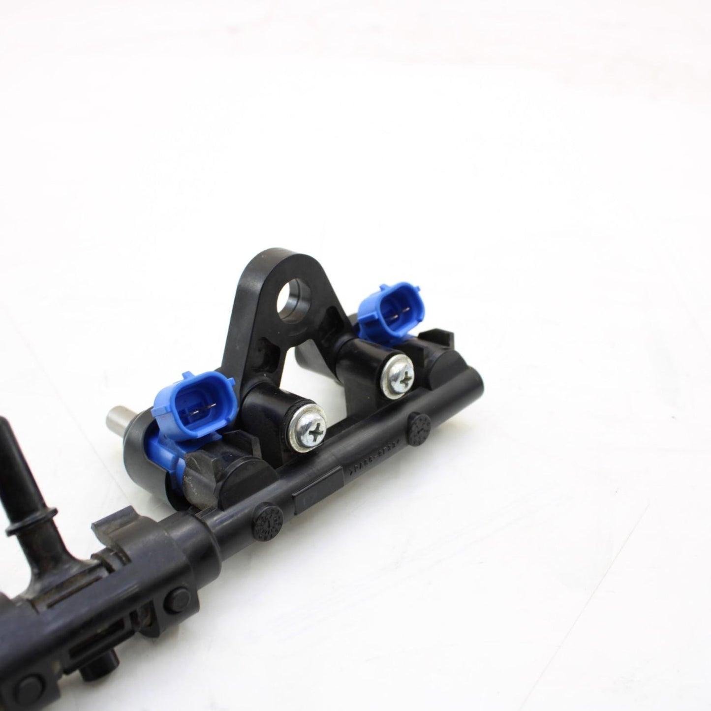 2017 - 2025 SUZUKI GSXR 1000 SECONDARY FUEL GAS INJECTOR RAIL SET ENGINE MOTOR