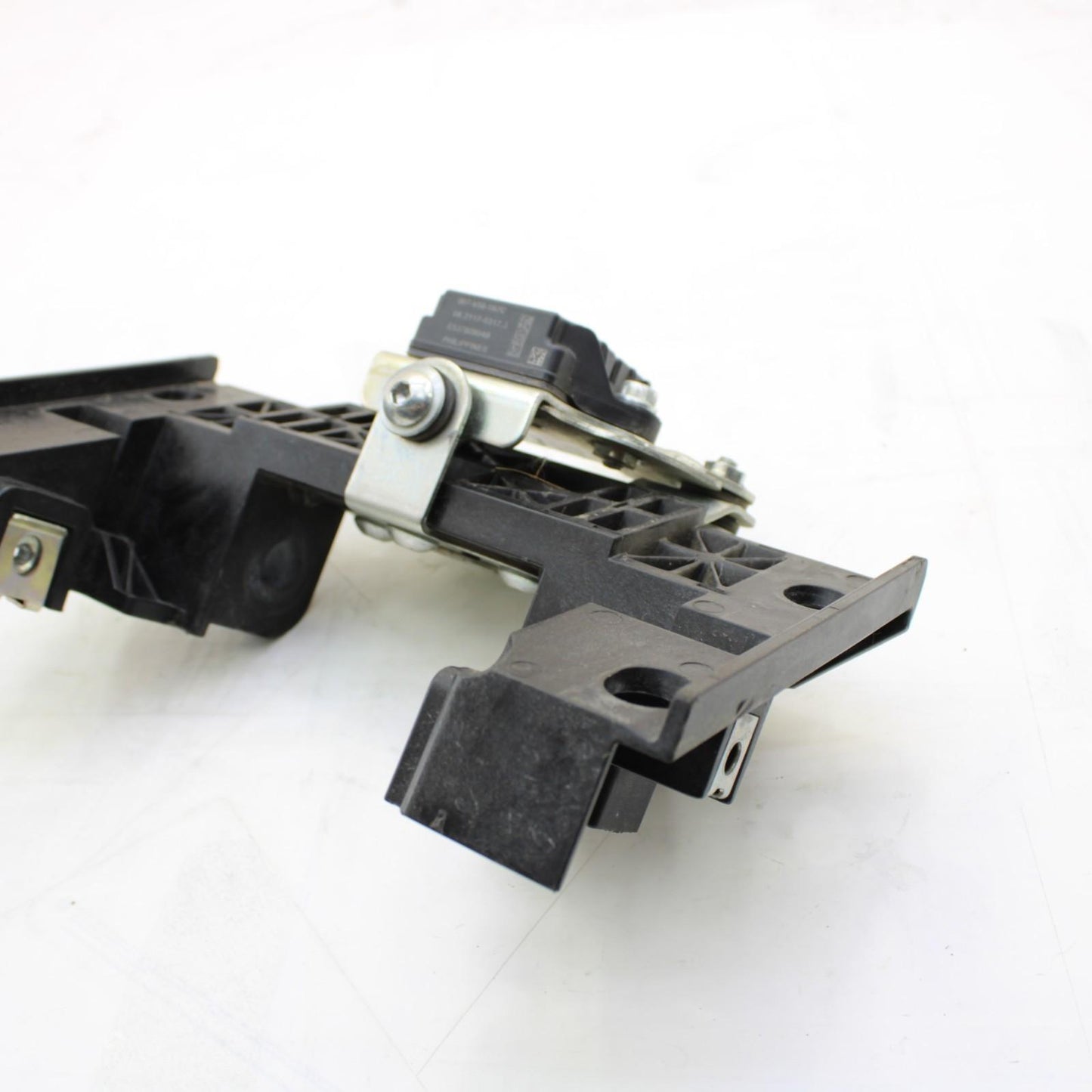 2017 - 2024 SUZUKI GSXR 1000 SUBFRAME BRACKET REAR BACK TRIM ANGLE SENSOR OEM