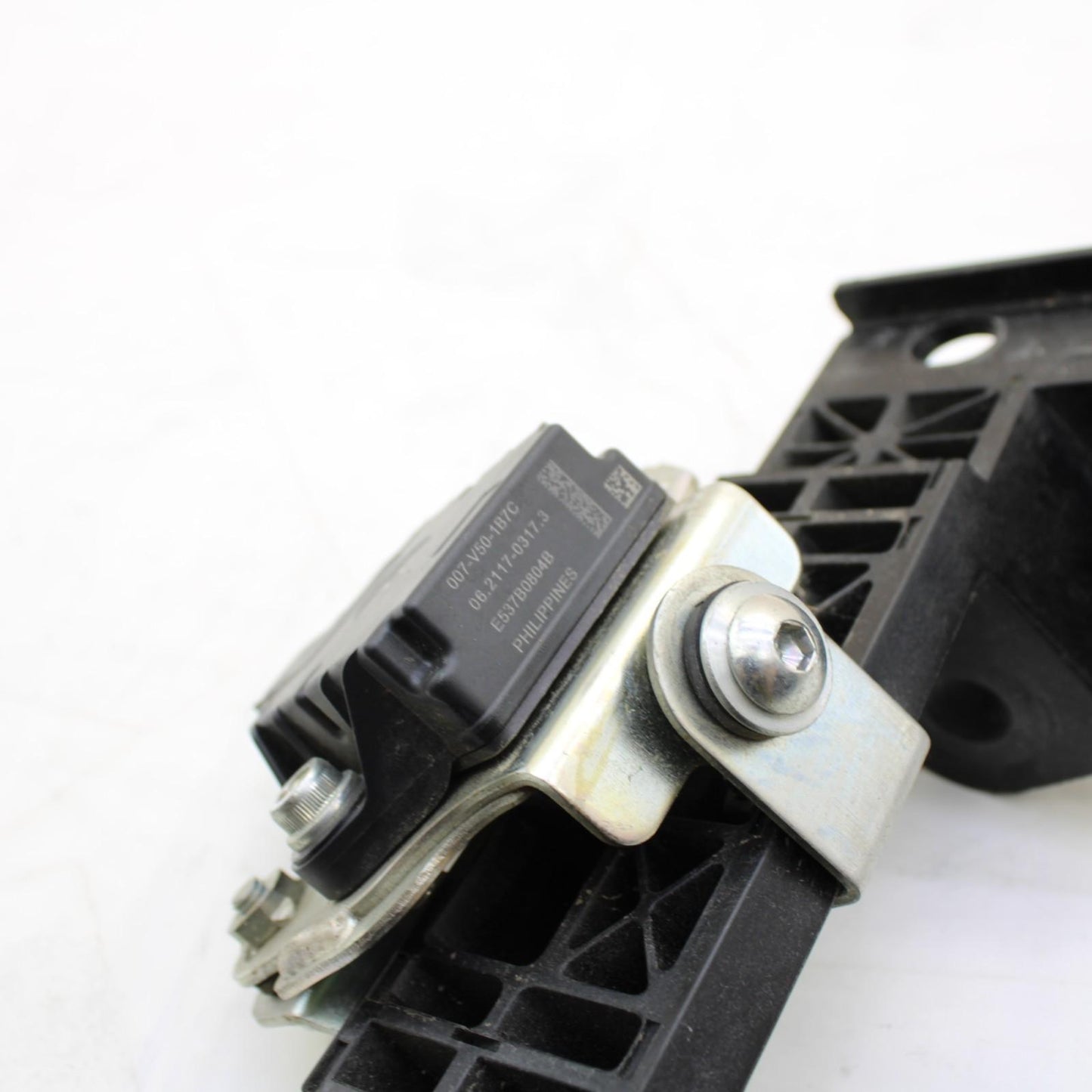 2017 - 2024 SUZUKI GSXR 1000 SUBFRAME BRACKET REAR BACK TRIM ANGLE SENSOR OEM