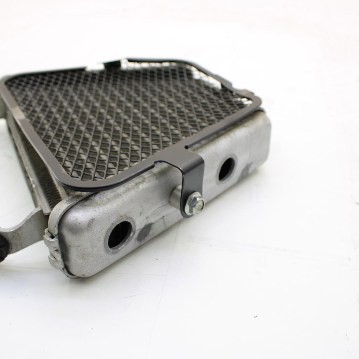2017 - 2024 SUZUKI GSXR 1000 OIL COOLER ENGINE COOLING SYSTEM RADIATOR STOCK
