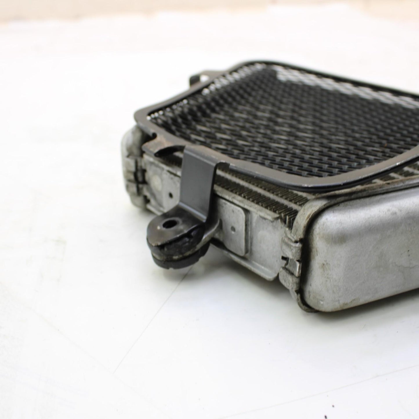 2017 - 2024 SUZUKI GSXR 1000 OIL COOLER ENGINE COOLING SYSTEM RADIATOR STOCK