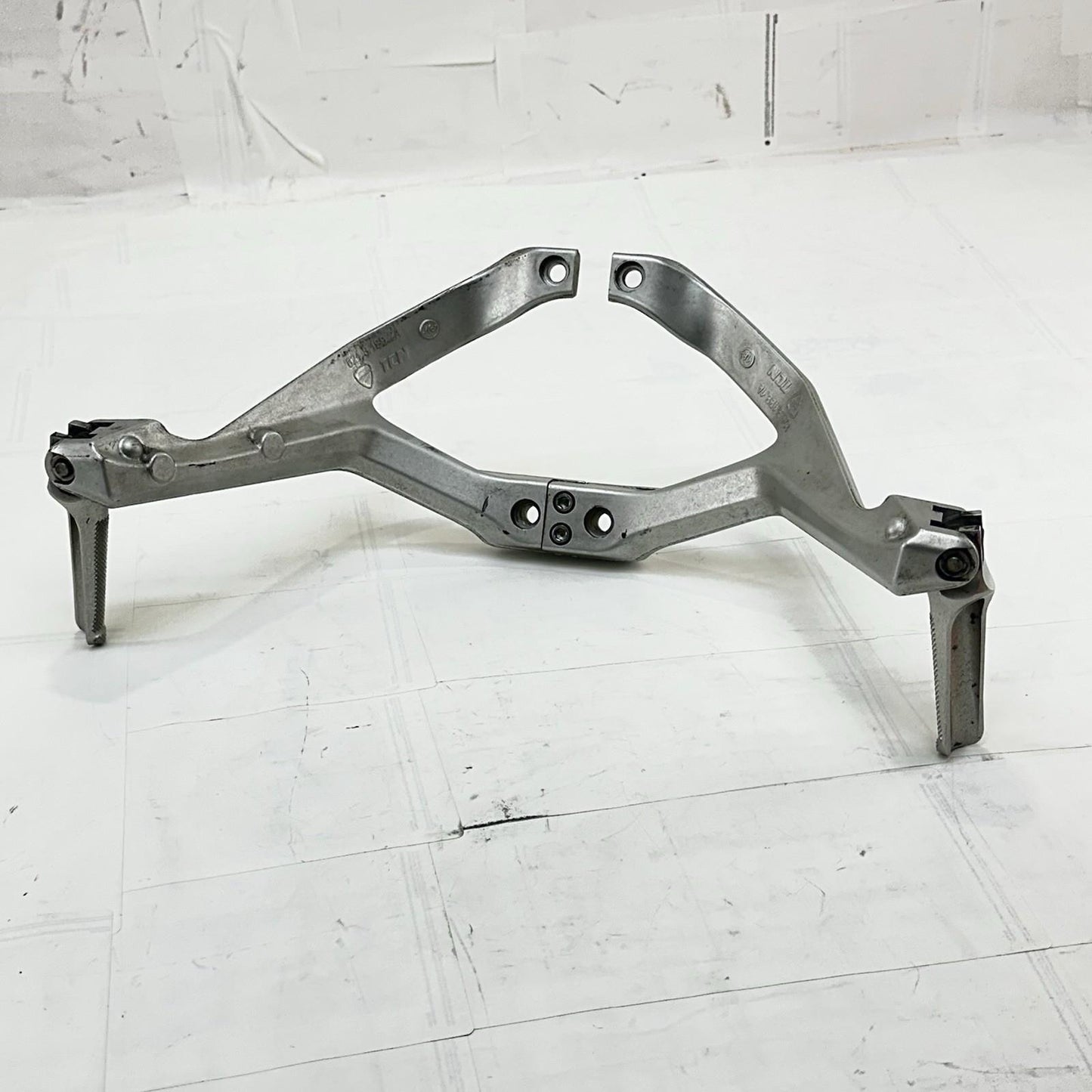 2016 - 2019 DUCATI 959 PANIGALE PASSENGER PEGS REAR FOOT REST BACK BRACKET SET