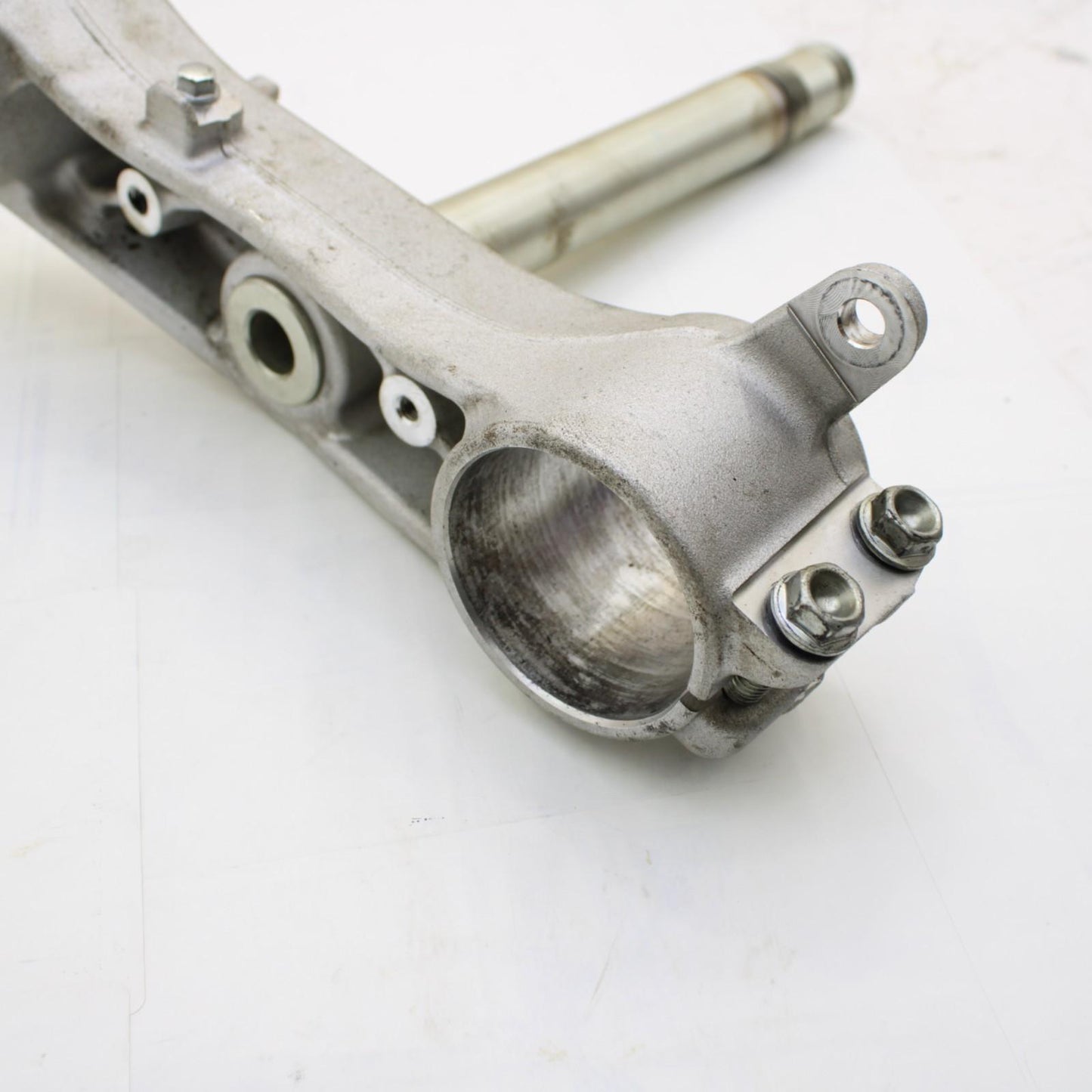 2017 - 2025 SUZUKI GSXR 1000 R TRIPLE TREE CLAMP LOWER BEARING SILVER STRAIGHT