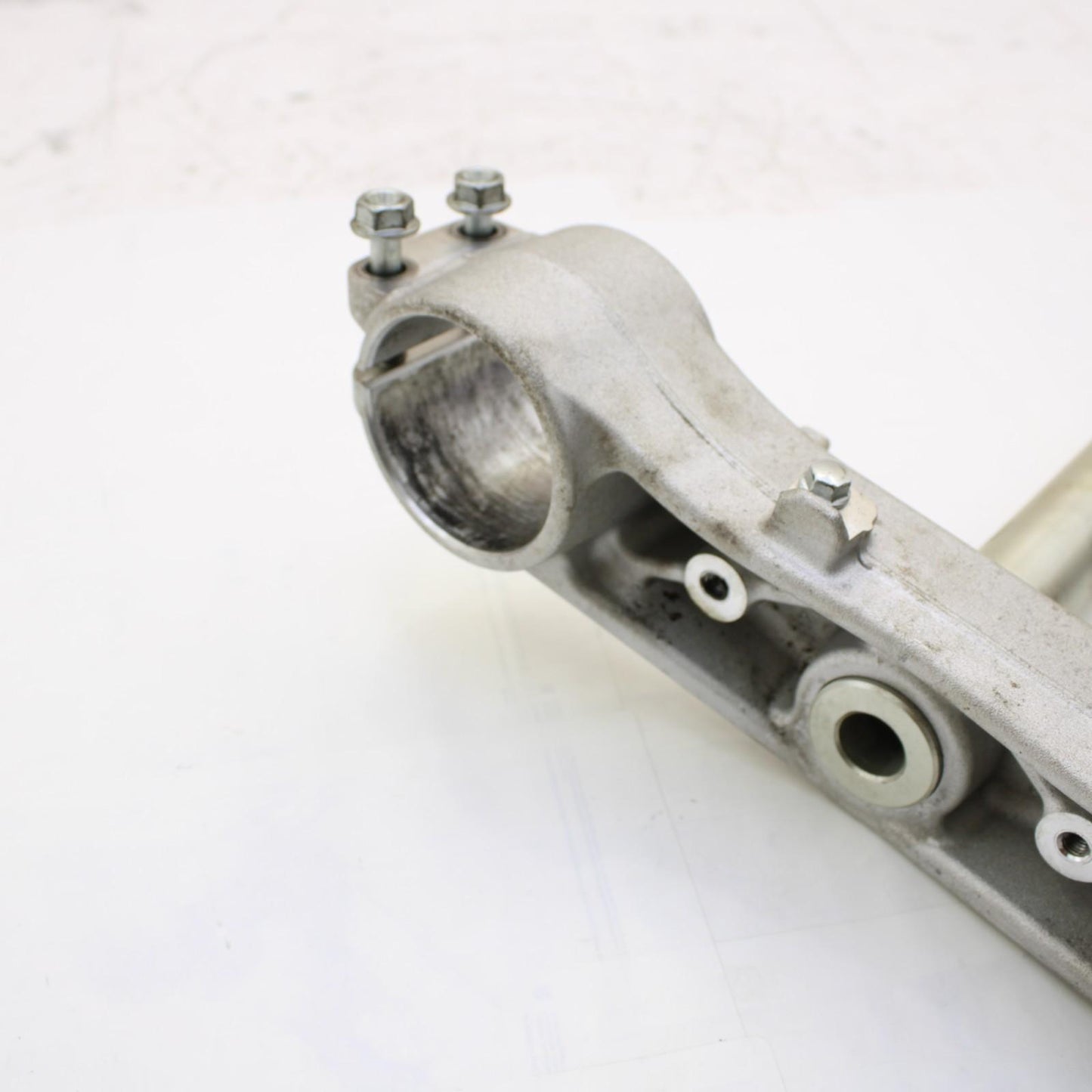 2017 - 2025 SUZUKI GSXR 1000 R TRIPLE TREE CLAMP LOWER BEARING SILVER STRAIGHT