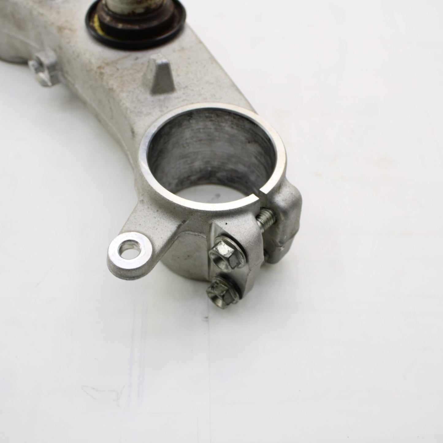 2017 - 2025 SUZUKI GSXR 1000 R TRIPLE TREE CLAMP LOWER BEARING SILVER STRAIGHT