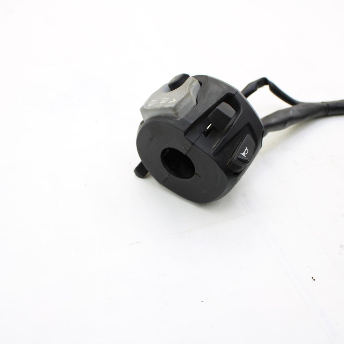 2017 - 2025 SUZUKI GSXR1000 HEADLIGHT CONTROL SWITCH LEFT HANDLEBAR STOCK BLACK