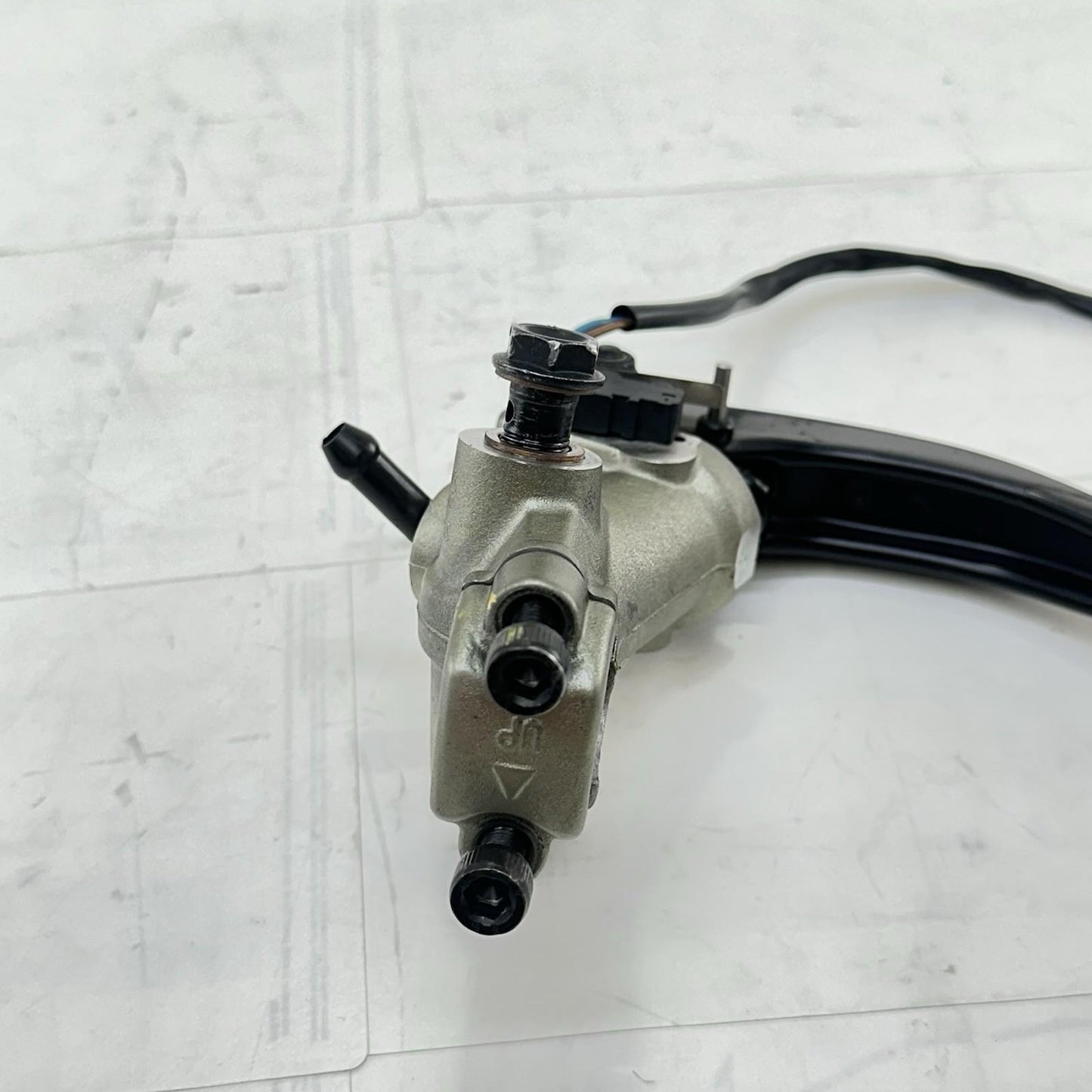 2016 - 2019 DUCATI 959 PANIGALE CLUTCH MASTER CYLINDER LEFT LEVER *DAMAGED*