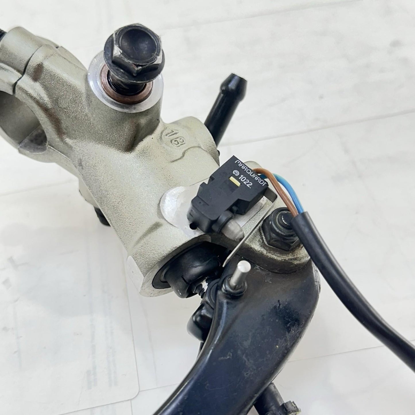 2016 - 2019 DUCATI 959 PANIGALE CLUTCH MASTER CYLINDER LEFT LEVER *DAMAGED*