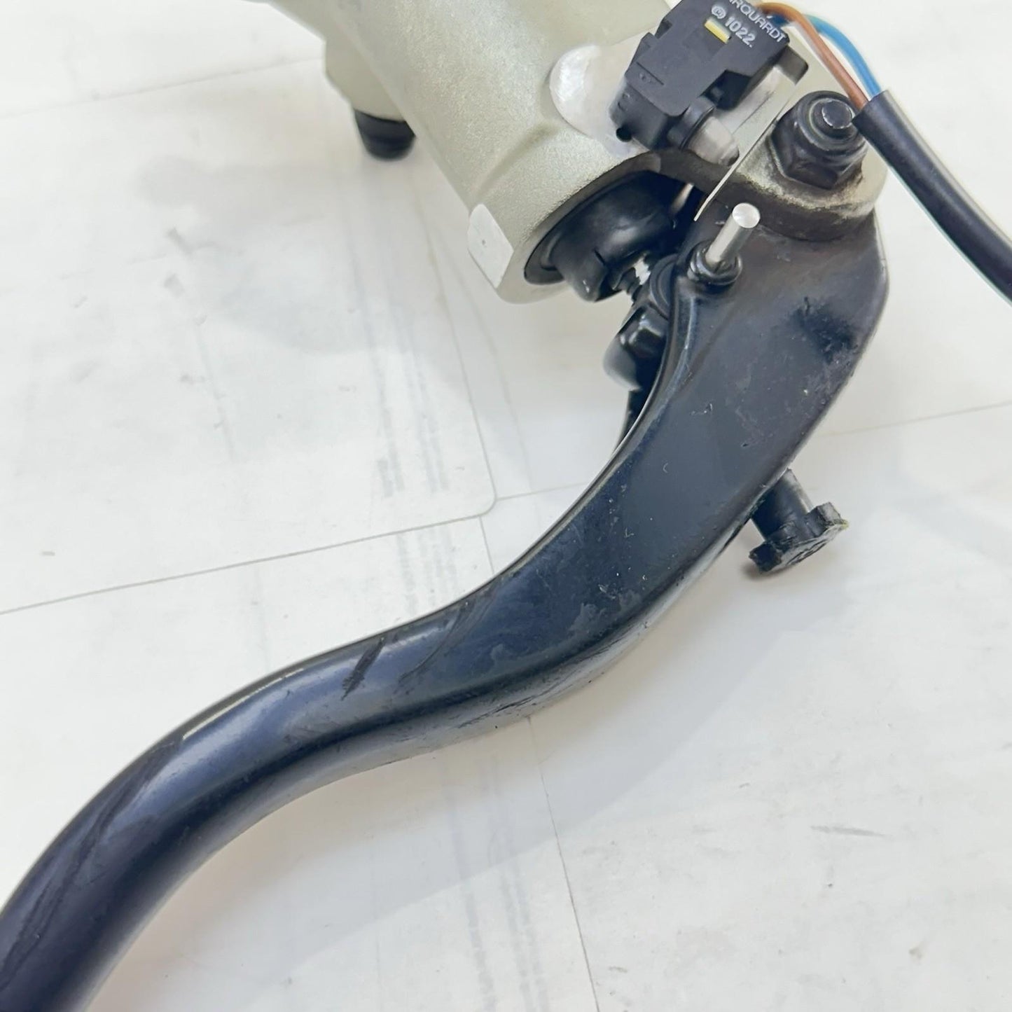 2016 - 2019 DUCATI 959 PANIGALE CLUTCH MASTER CYLINDER LEFT LEVER *DAMAGED*