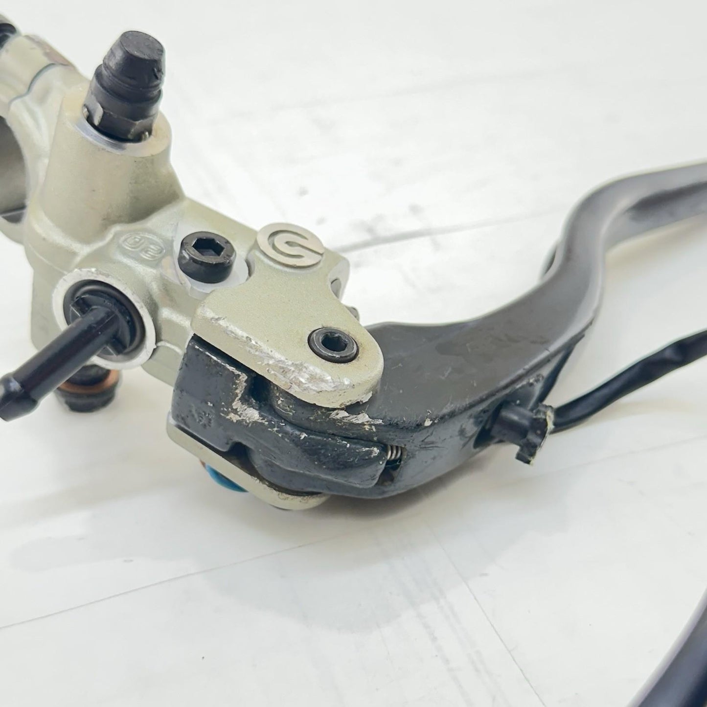 2016 - 2019 DUCATI 959 PANIGALE CLUTCH MASTER CYLINDER LEFT LEVER *DAMAGED*